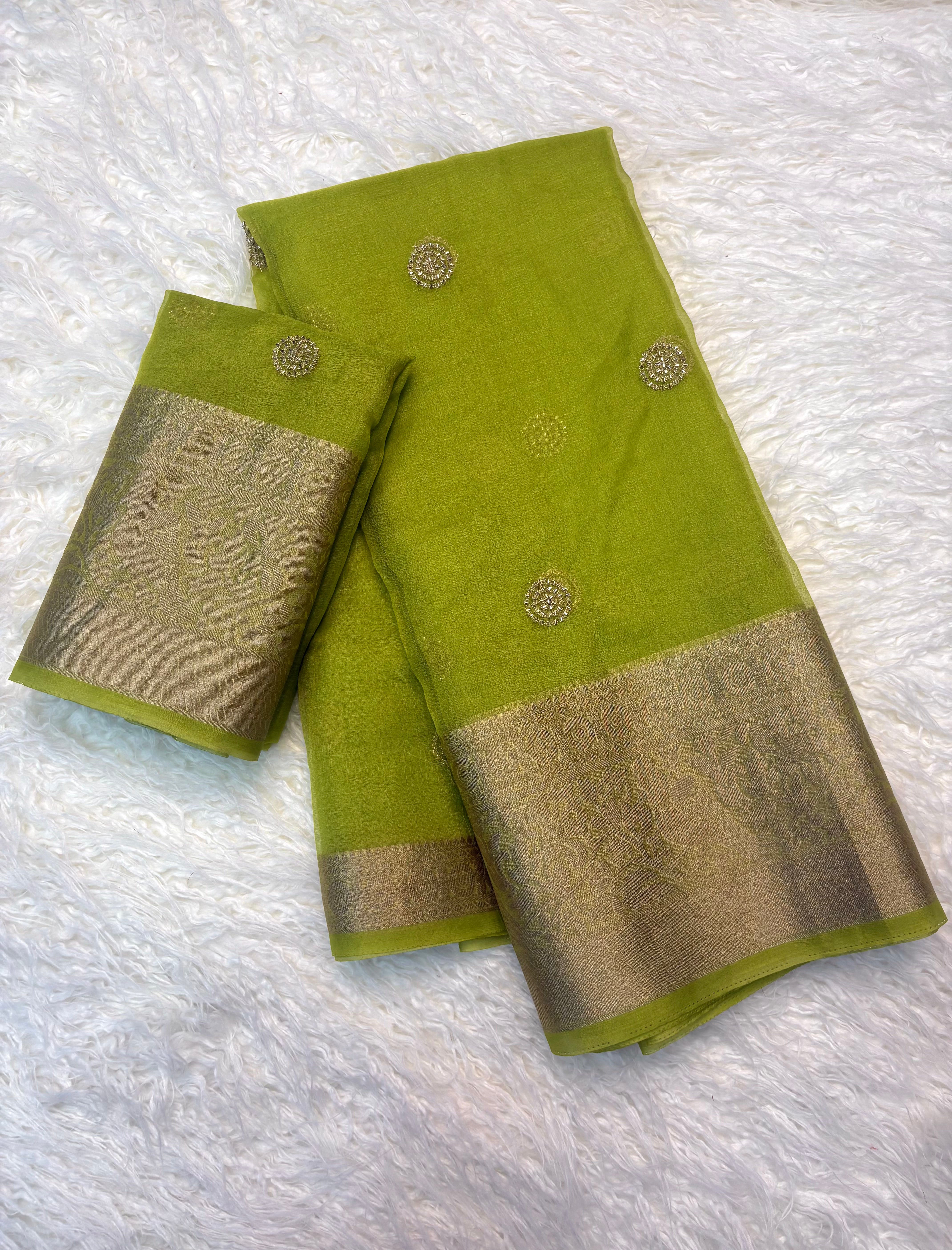 Fantabulous Festive Wear Soft Silk Jacquard Weaving Border Saree With Same Blouse Piece