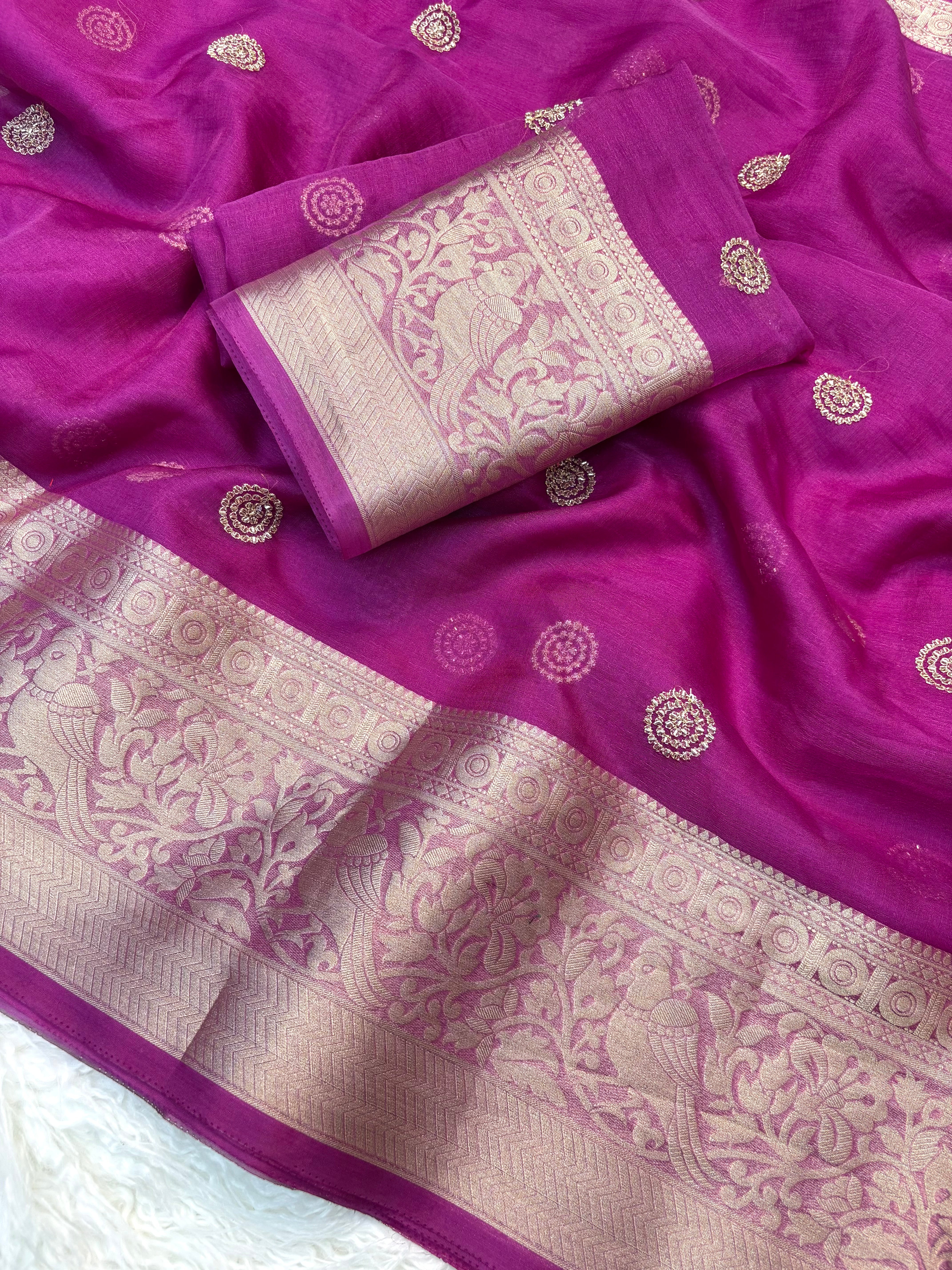 Fantabulous Festive Wear Soft Silk Jacquard Weaving Border Saree With Same Blouse Piece