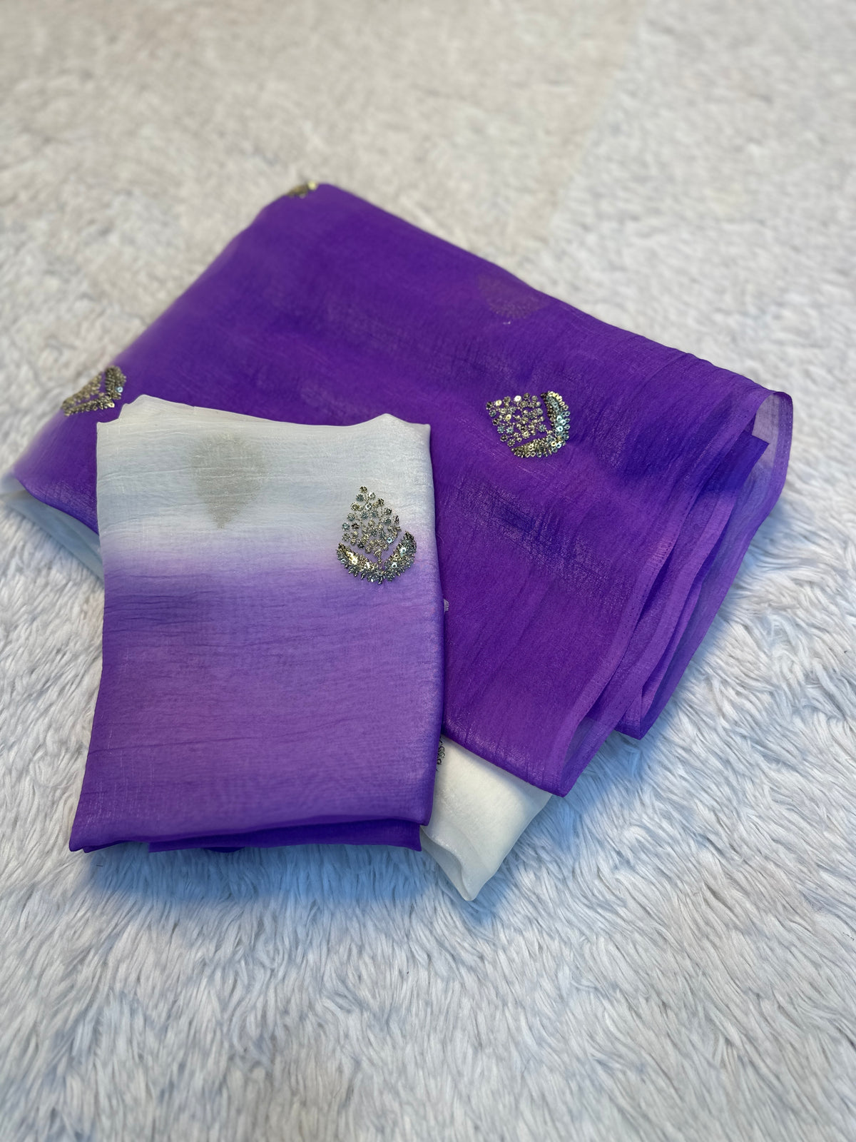 Scrupulous Function  Wear Silk Flower Handwork Butti Design Saree With Blouse Piece