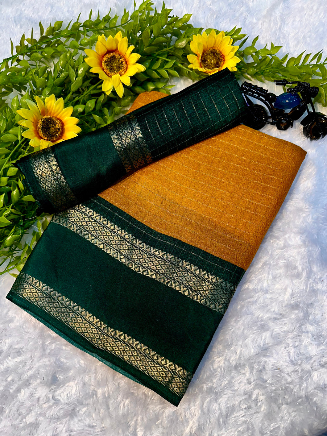 Dissemble Party Wear Heavy Mysore Silk Chex Design With Jacquard Weaving Work Pedding Border Fantastic Blouse