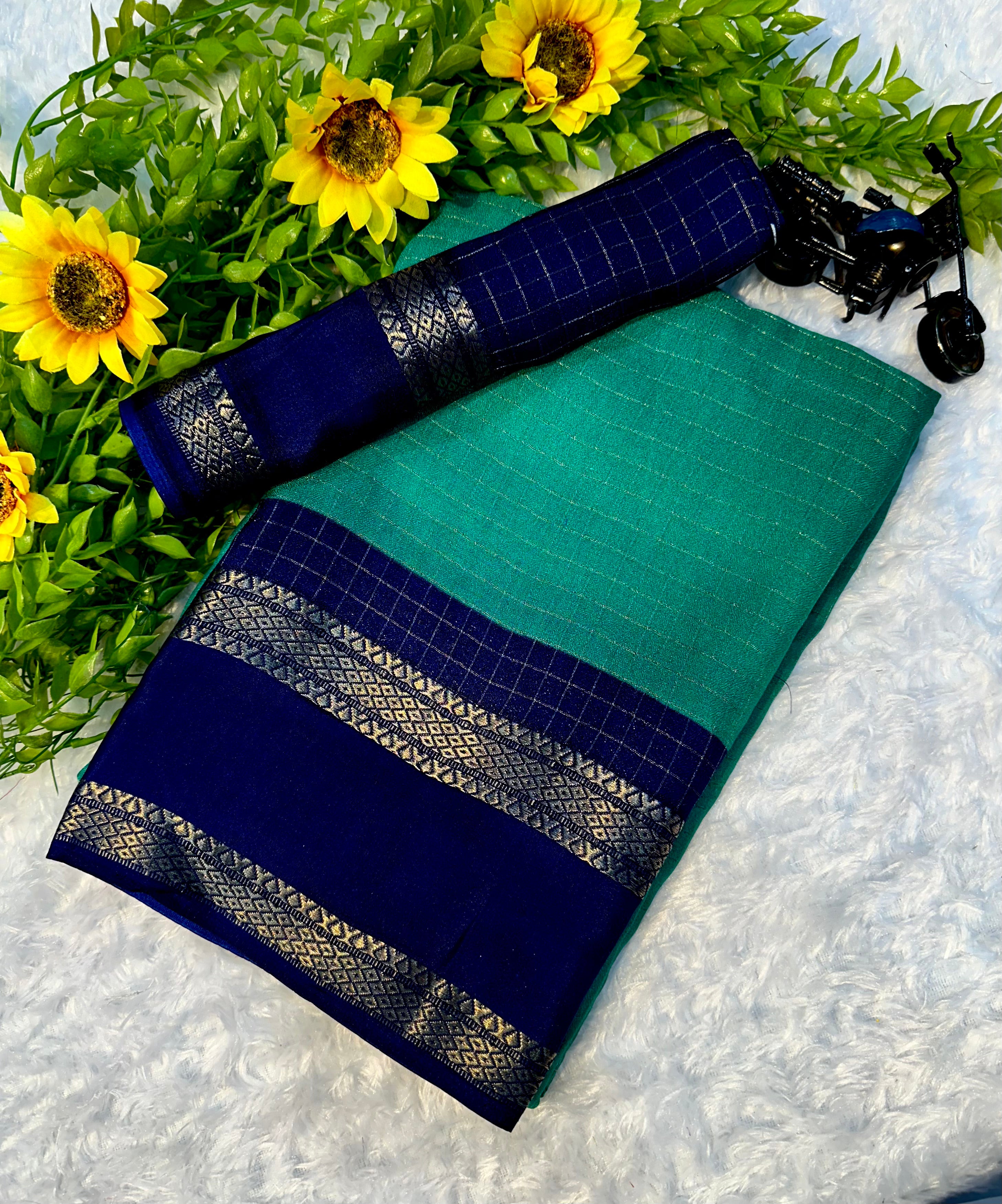 Dissemble Party Wear Heavy Mysore Silk Chex Design With Jacquard Weaving Work Pedding Border Fantastic Blouse