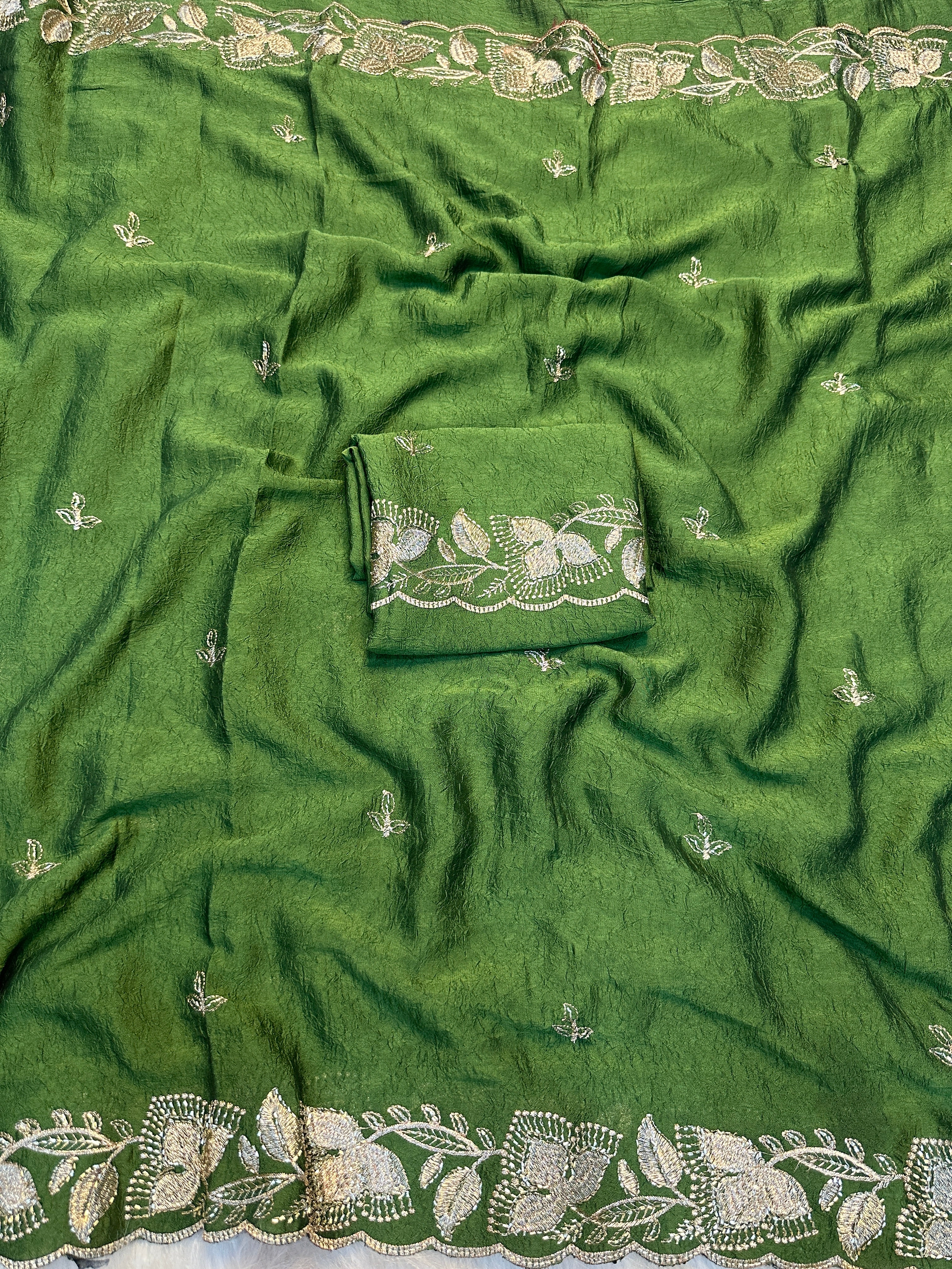 Delightful Festive Wear Soft Rangoli Crush Silk Embriodery n Sequence Work Fancy Saree With Blouse Piece