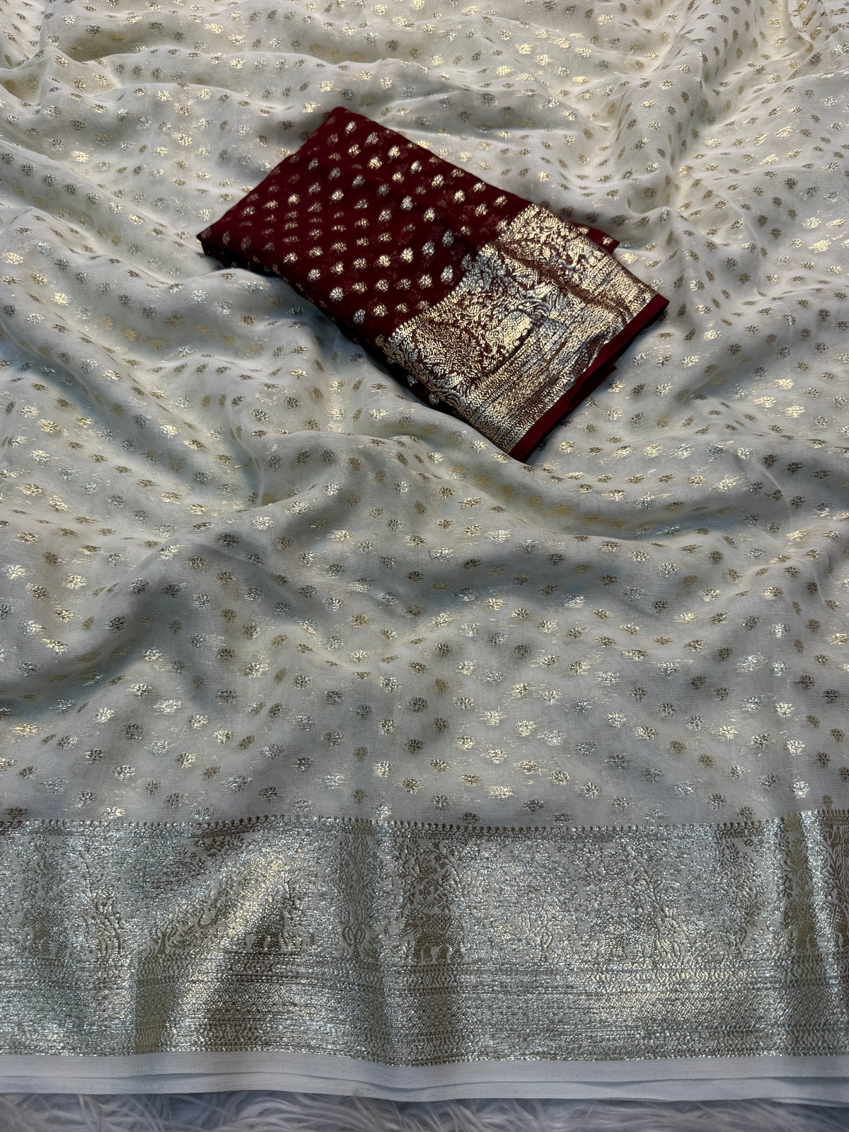 Symmetrical Wedding Wear Viscose Georgette Jacquard Zari Work Fancy Designer Saree