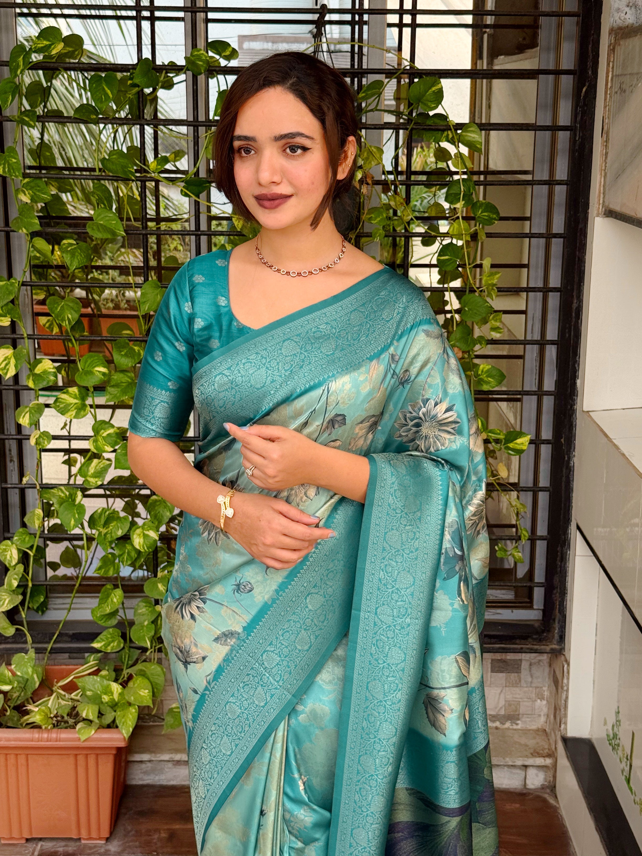 Glamorous Festive Wear Banarasi Satin Silk Jacquard Zari Border Fancy Designer Saree With Blouse Piece