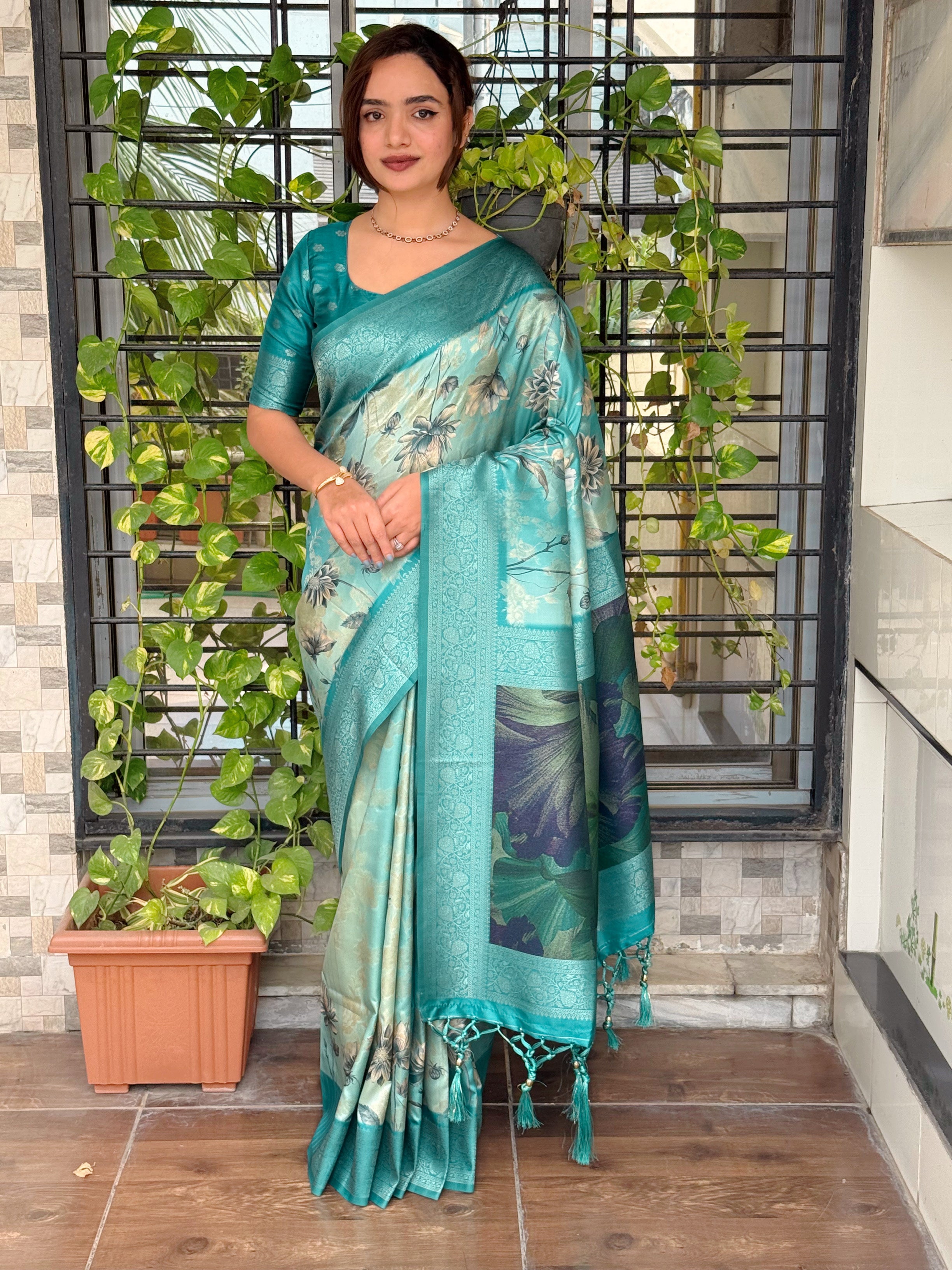 Glamorous Festive Wear Banarasi Satin Silk Jacquard Zari Border Fancy Designer Saree With Blouse Piece
