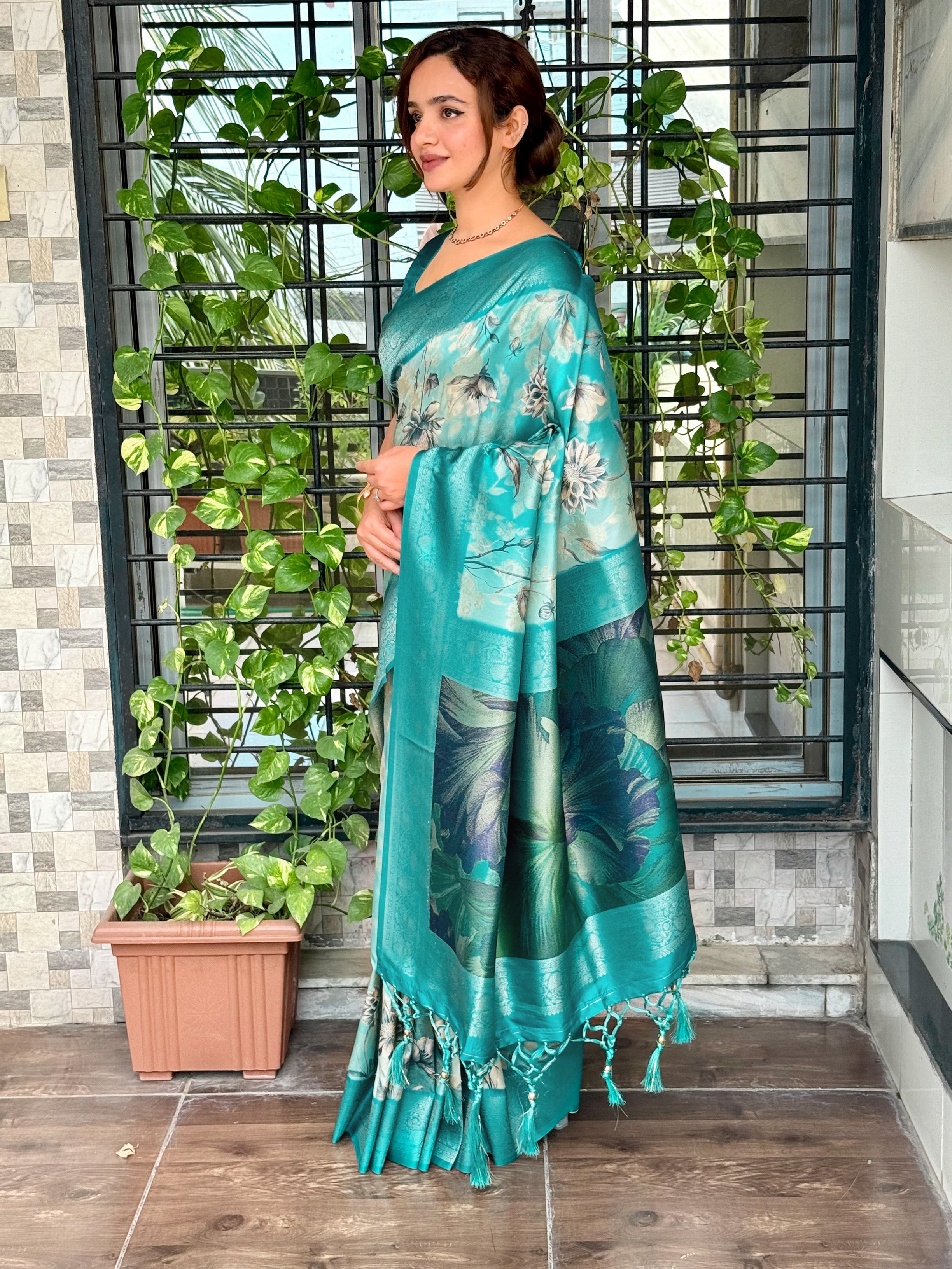 Glamorous Festive Wear Banarasi Satin Silk Jacquard Zari Border Fancy Designer Saree With Blouse Piece