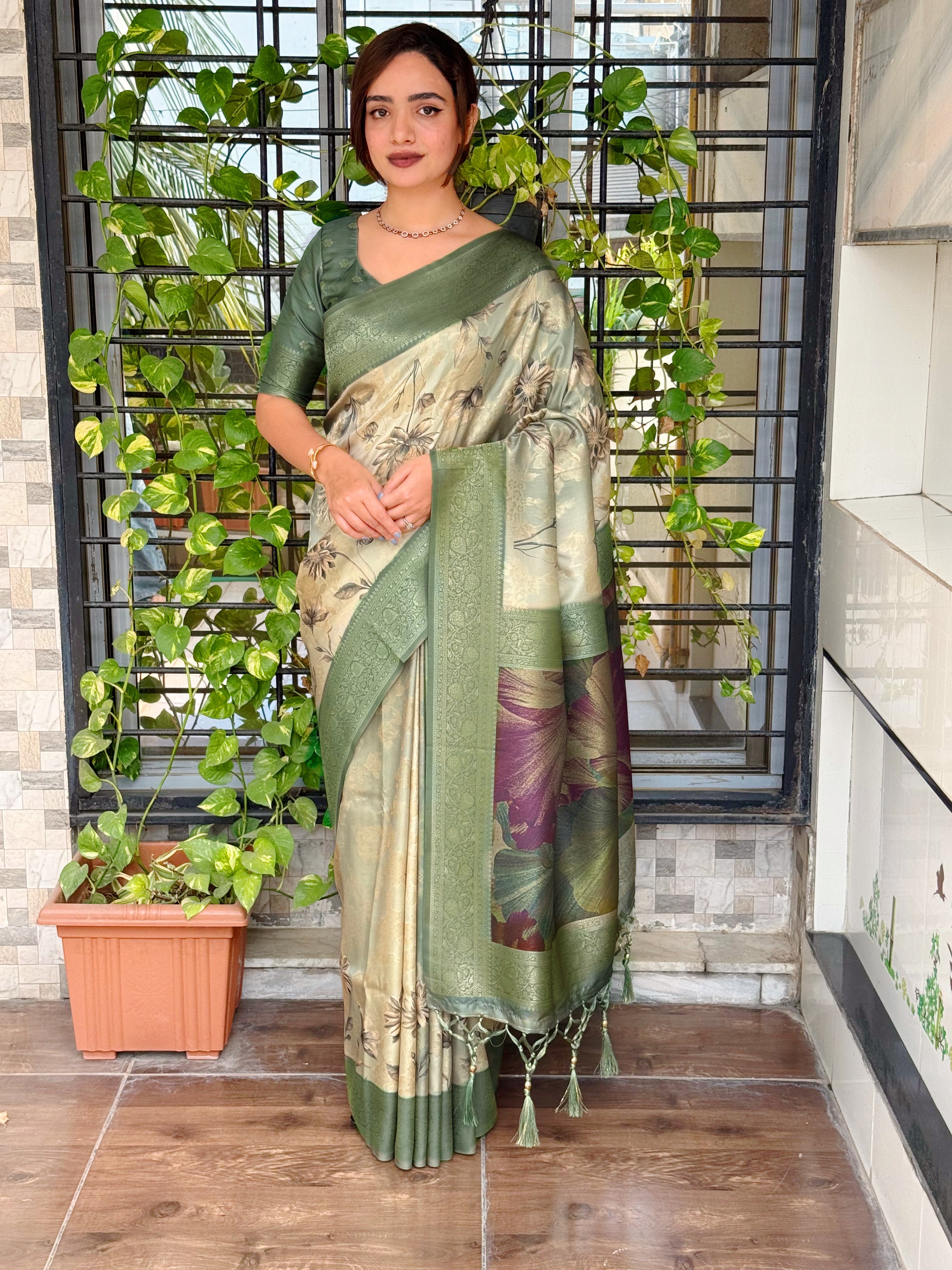Glamorous Festive Wear Banarasi Satin Silk Jacquard Zari Border Fancy Designer Saree With Blouse Piece