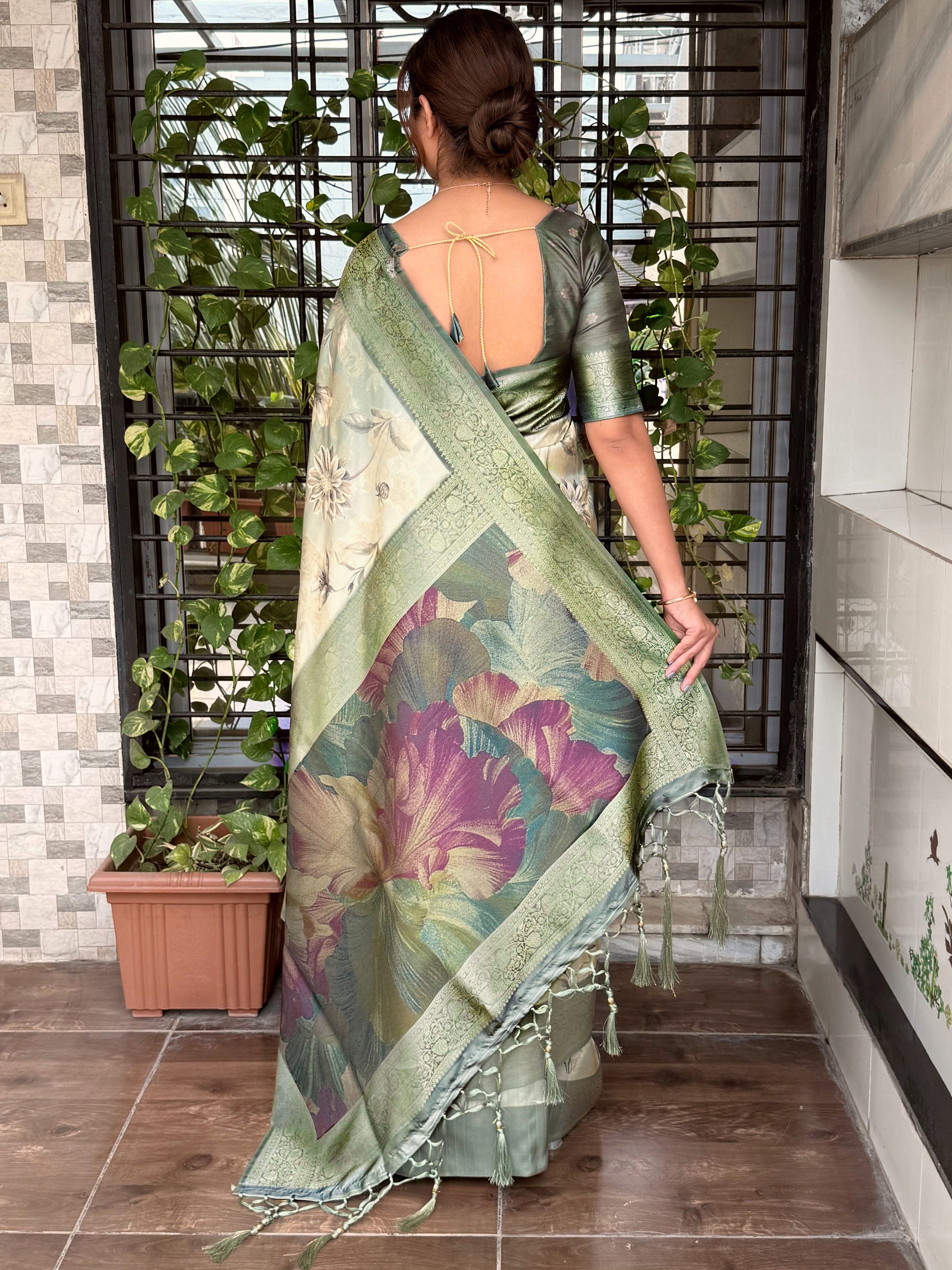 Glamorous Festive Wear Banarasi Satin Silk Jacquard Zari Border Fancy Designer Saree With Blouse Piece