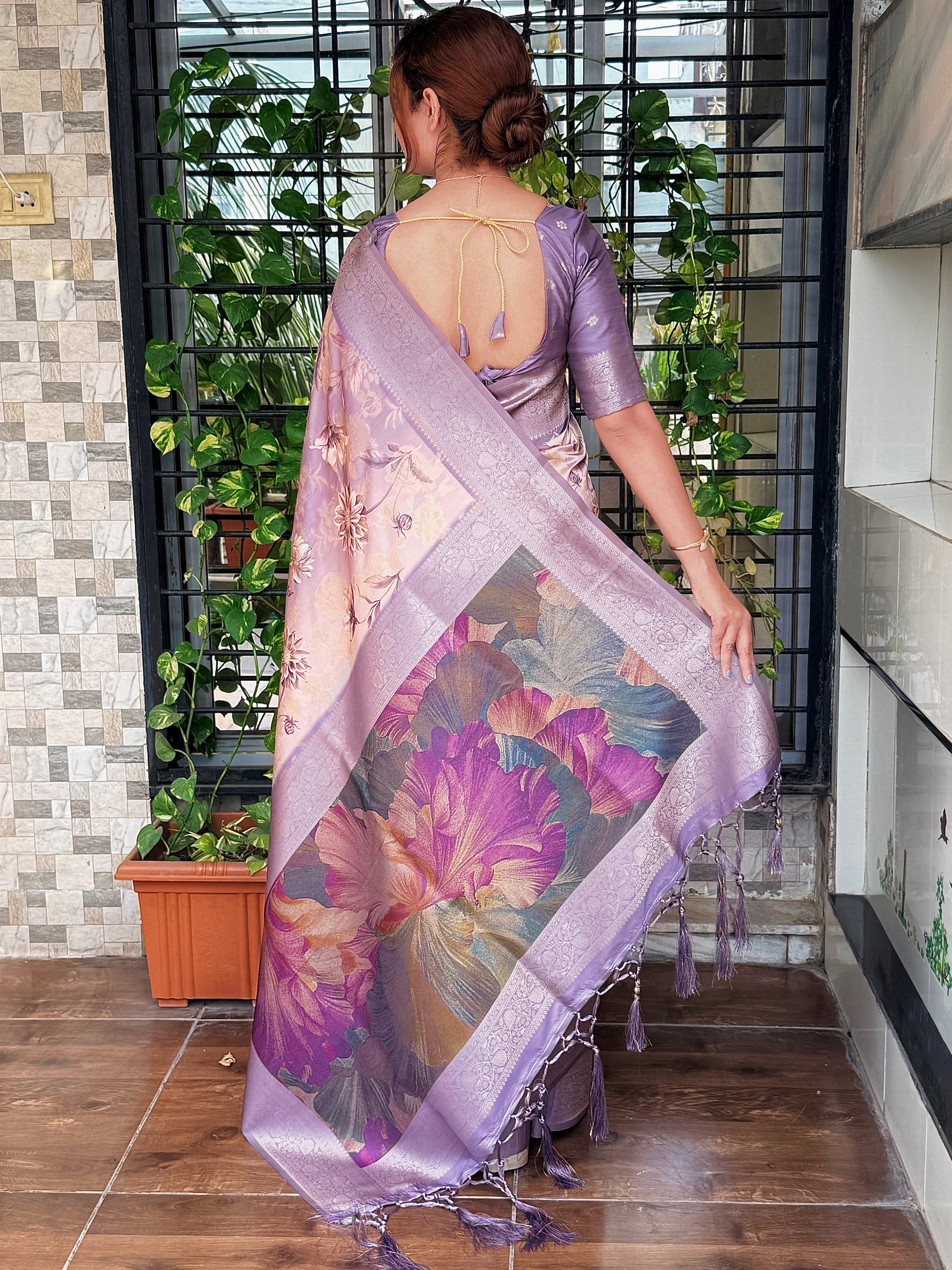 Glamorous Festive Wear Banarasi Satin Silk Jacquard Zari Border Fancy Designer Saree With Blouse Piece