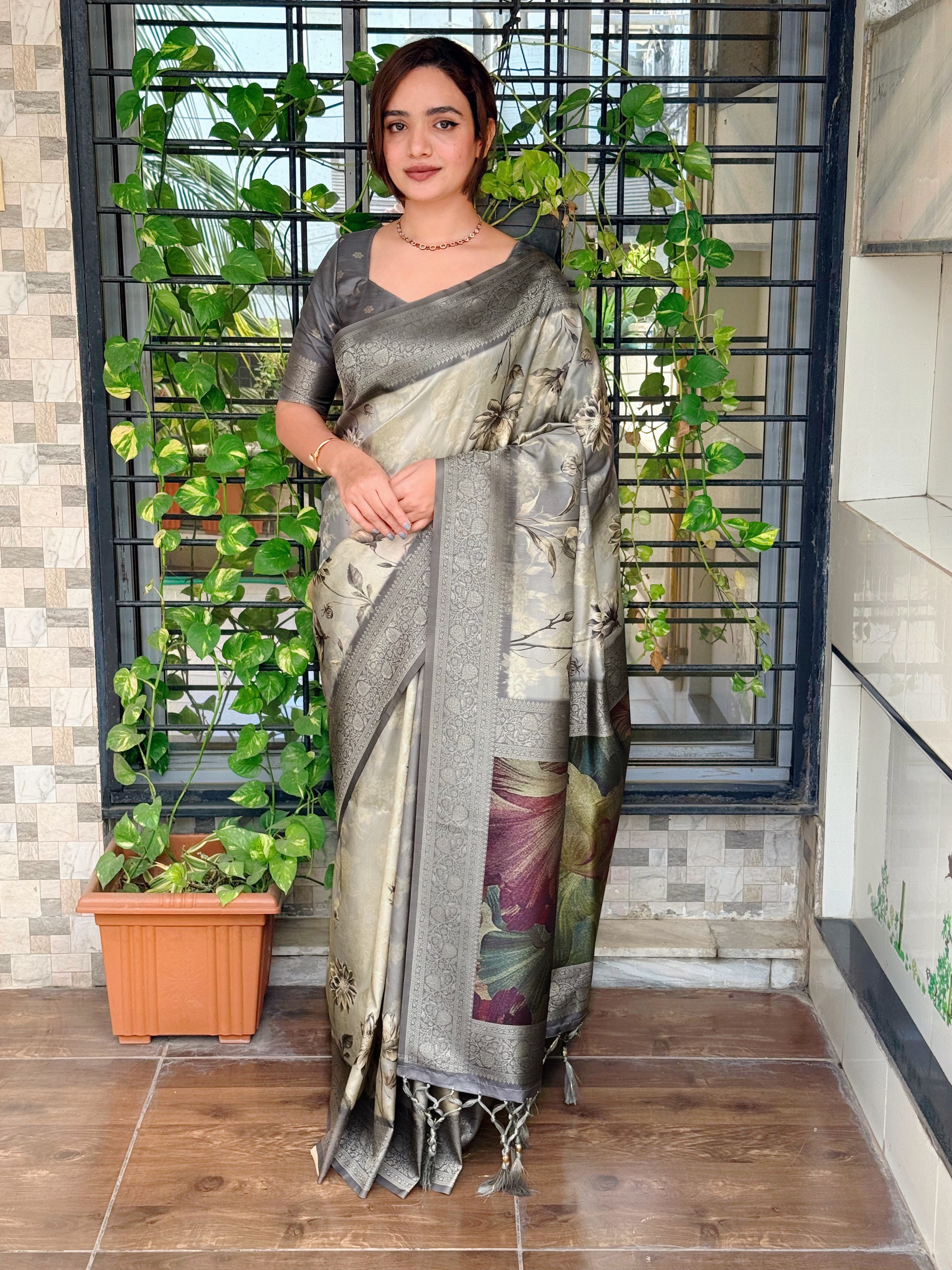 Glamorous Festive Wear Banarasi Satin Silk Jacquard Zari Border Fancy Designer Saree With Blouse Piece