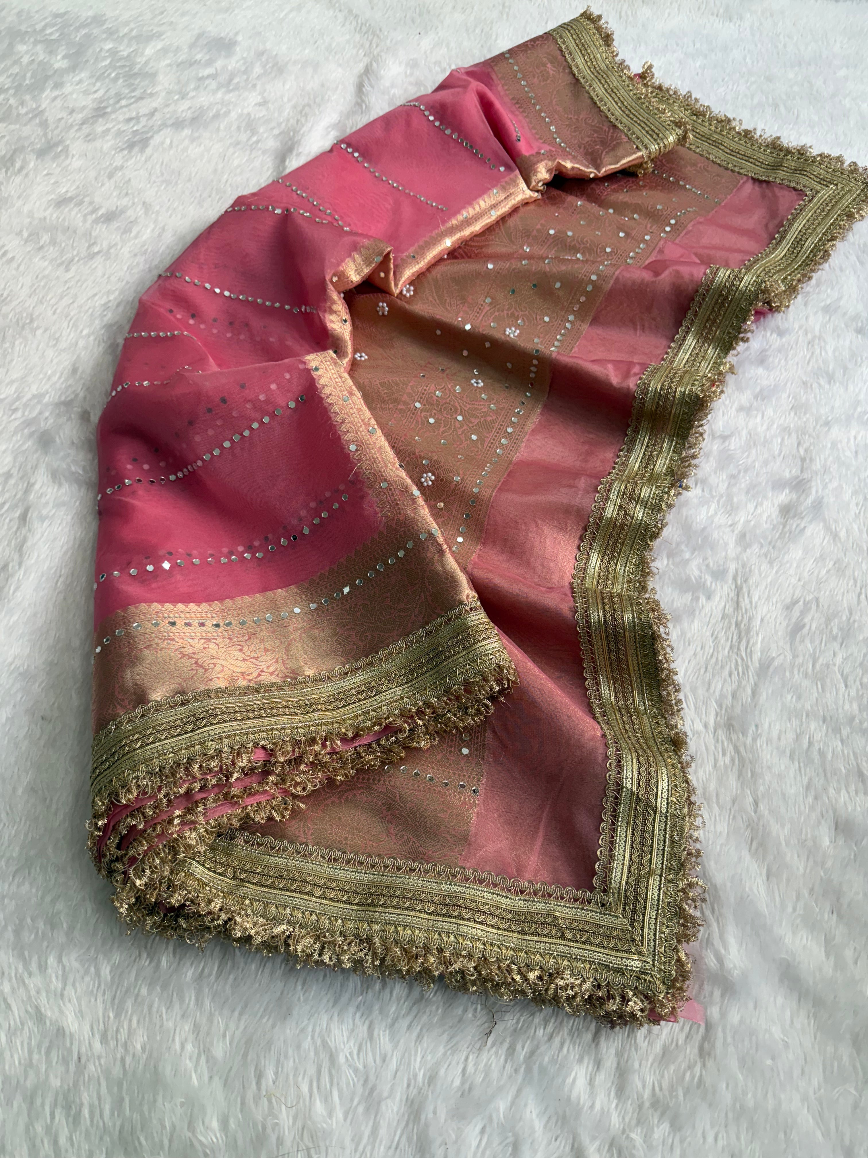 Gorgeous Wedding Wear Banarasi Organza Silk Jacquard n Heavy Lace Work Fancy Designer Saree