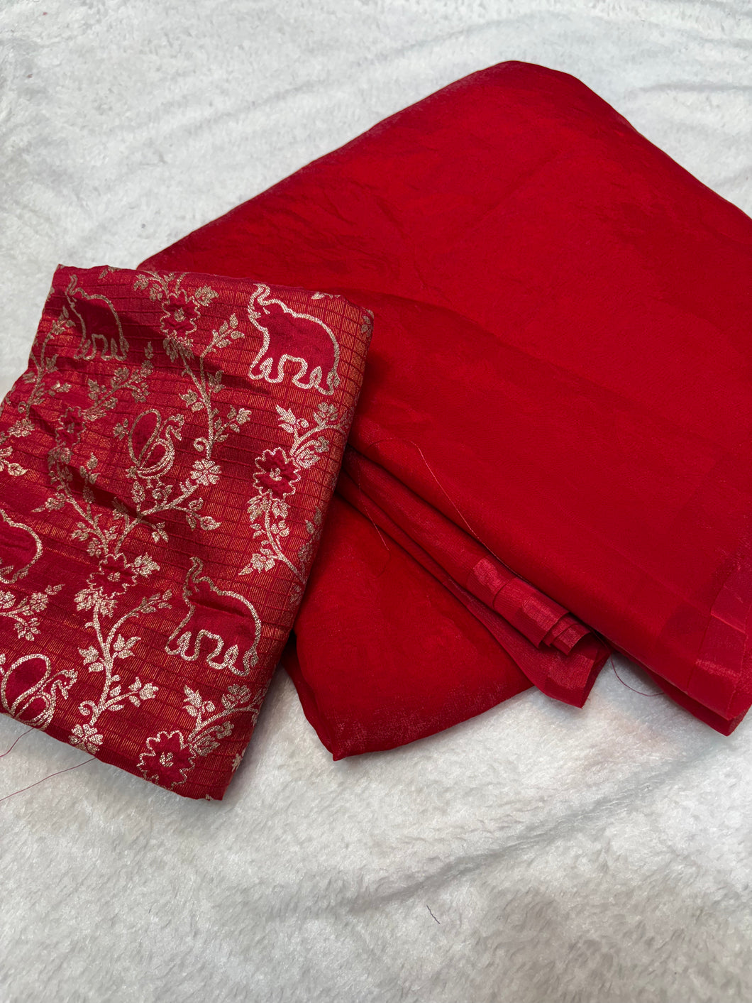 Sempiternal Red Soft Silk Fancy Designer Partywear Saree With Comely Jacquard Weaving Blouse Piece