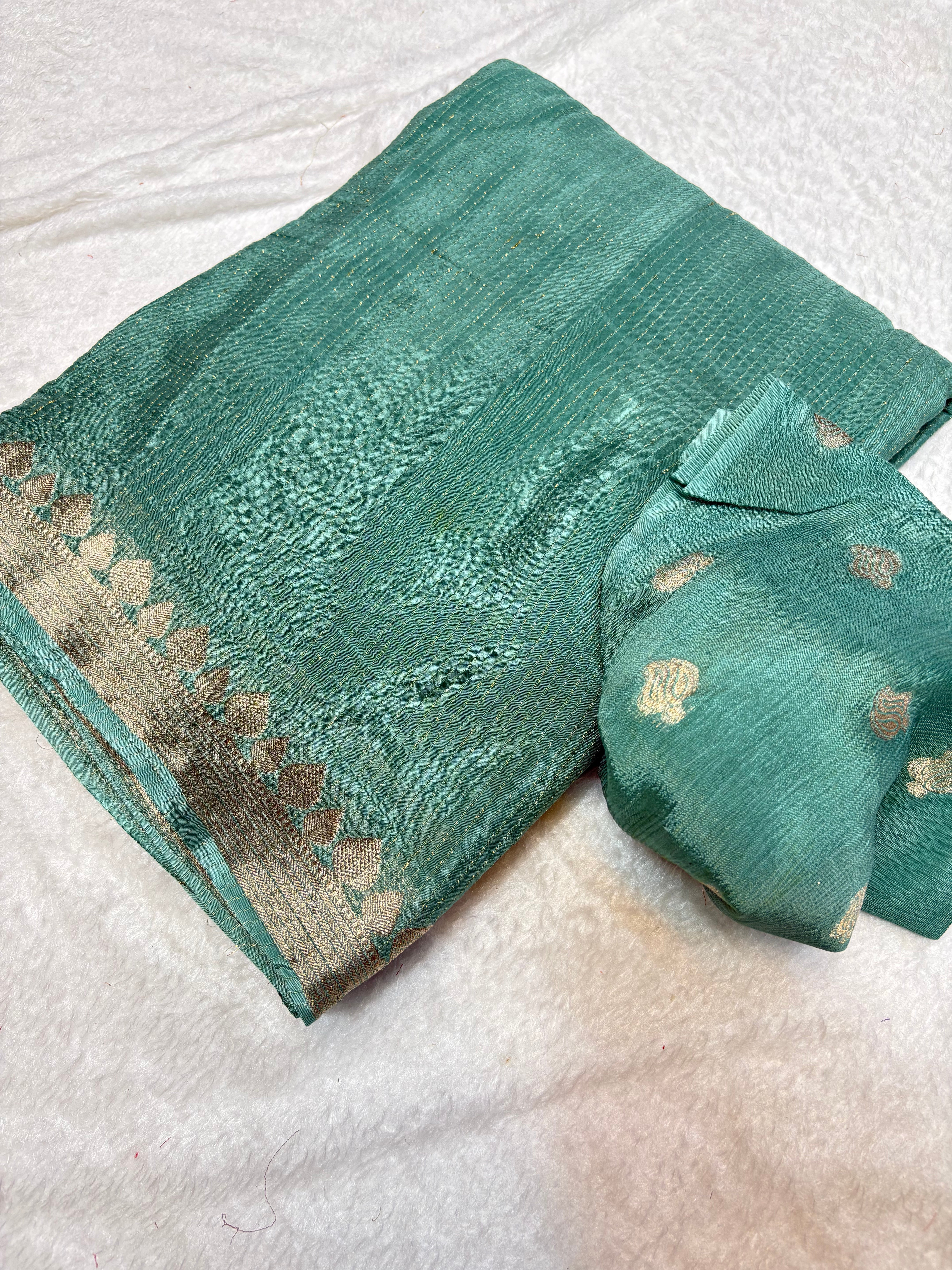 Confounding Pure Viscose Chinnon Zari Jacquard Weaving Work Saree With Glowing Blouse Piece