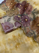 Load image into Gallery viewer, Charming Party Wear Pure Soft Tissue Silk Print Designer Saree With Elegant Blouse Piece
