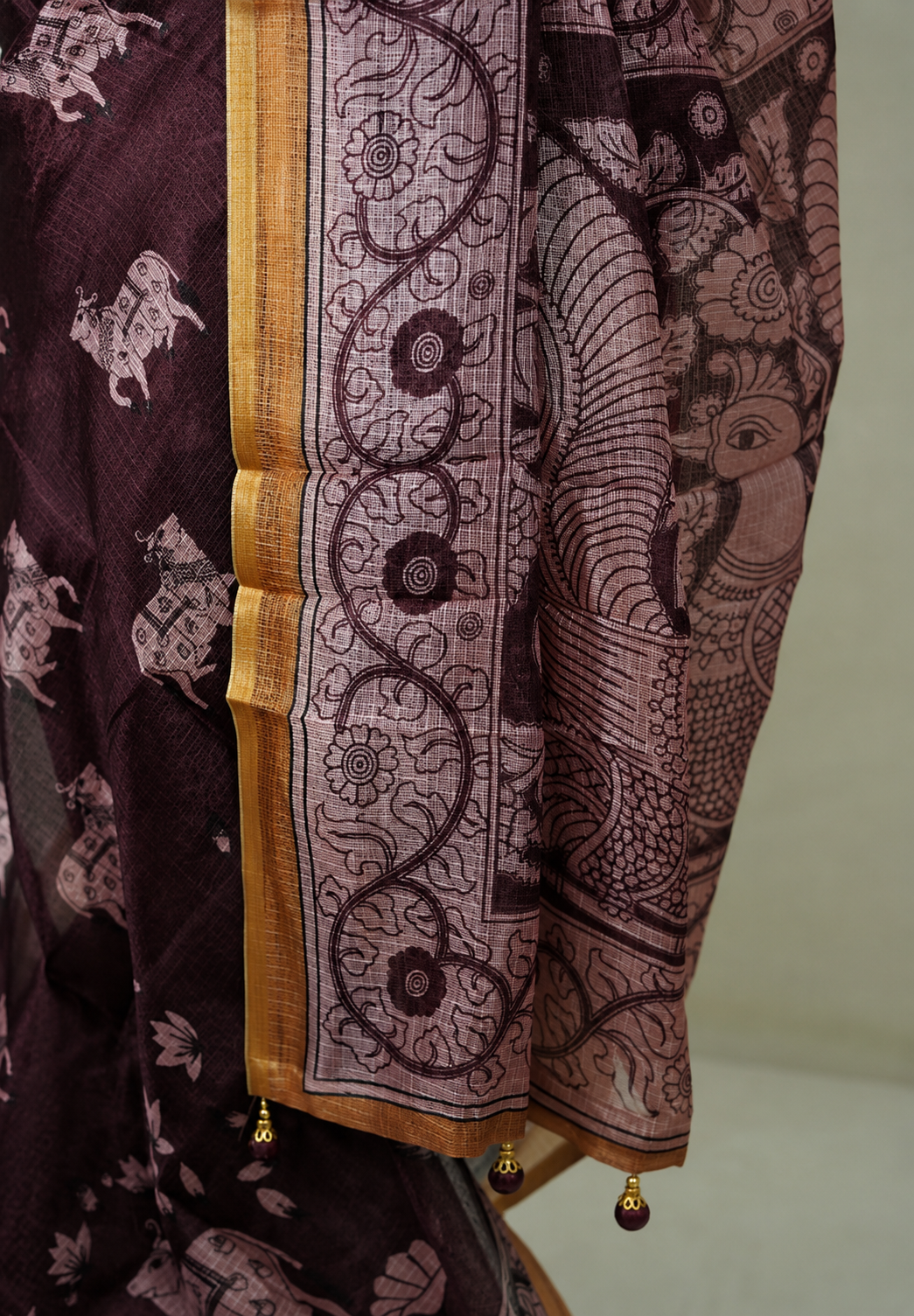Gorgeous Festive Wear Cotton Silk Floral Prints Fancy Saree With Unstitched Blouse Piece