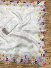 Load image into Gallery viewer, Sumptuous Sufi Silk Crush Thread n Sequence Beads Work Fancy Designer Saree With Exquisite Blouse Piece
