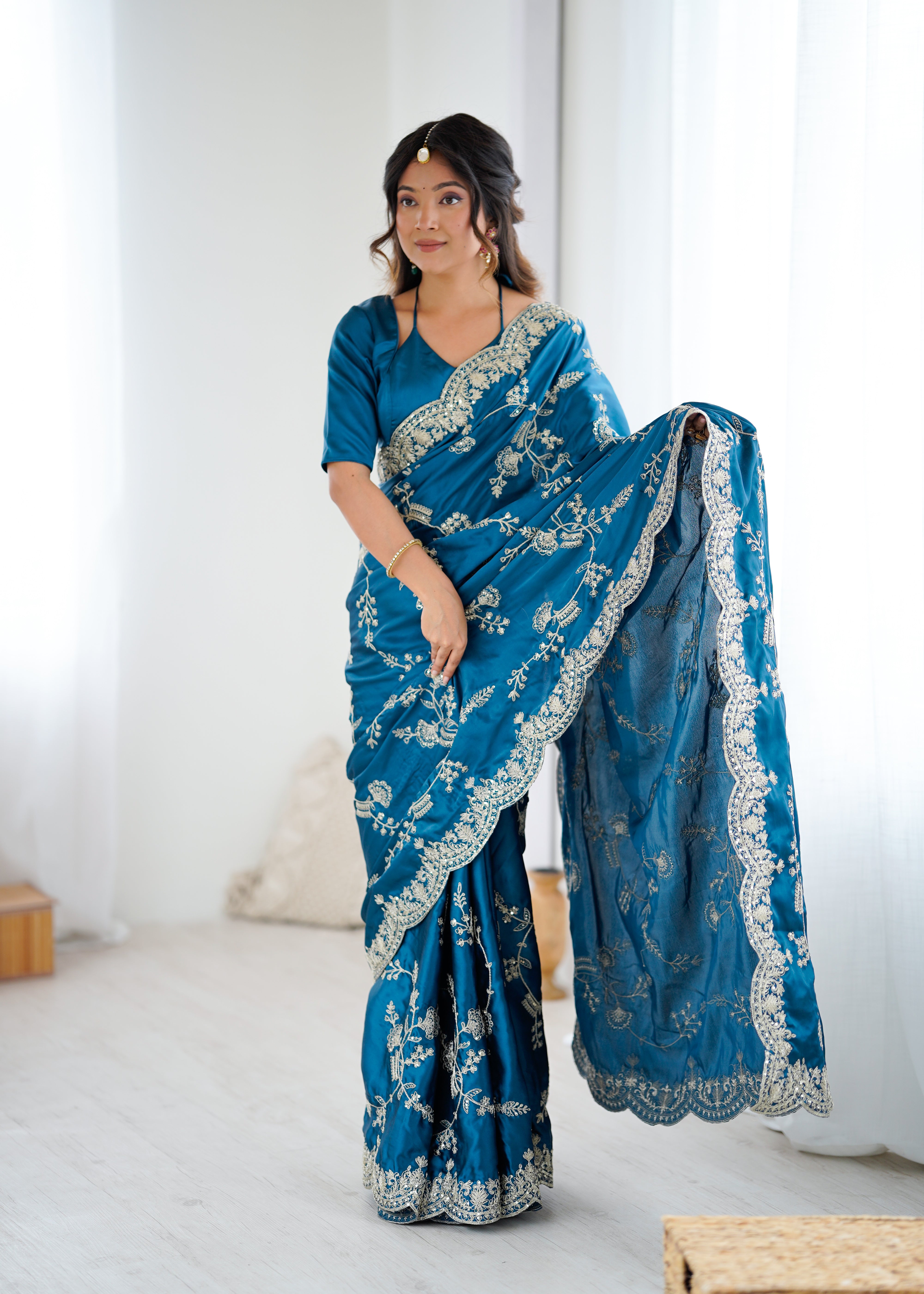 Graceful Festive Wear Silk Thread n Sequence Work Fancy Designer Saree With Blissful Unstitched Blouse
