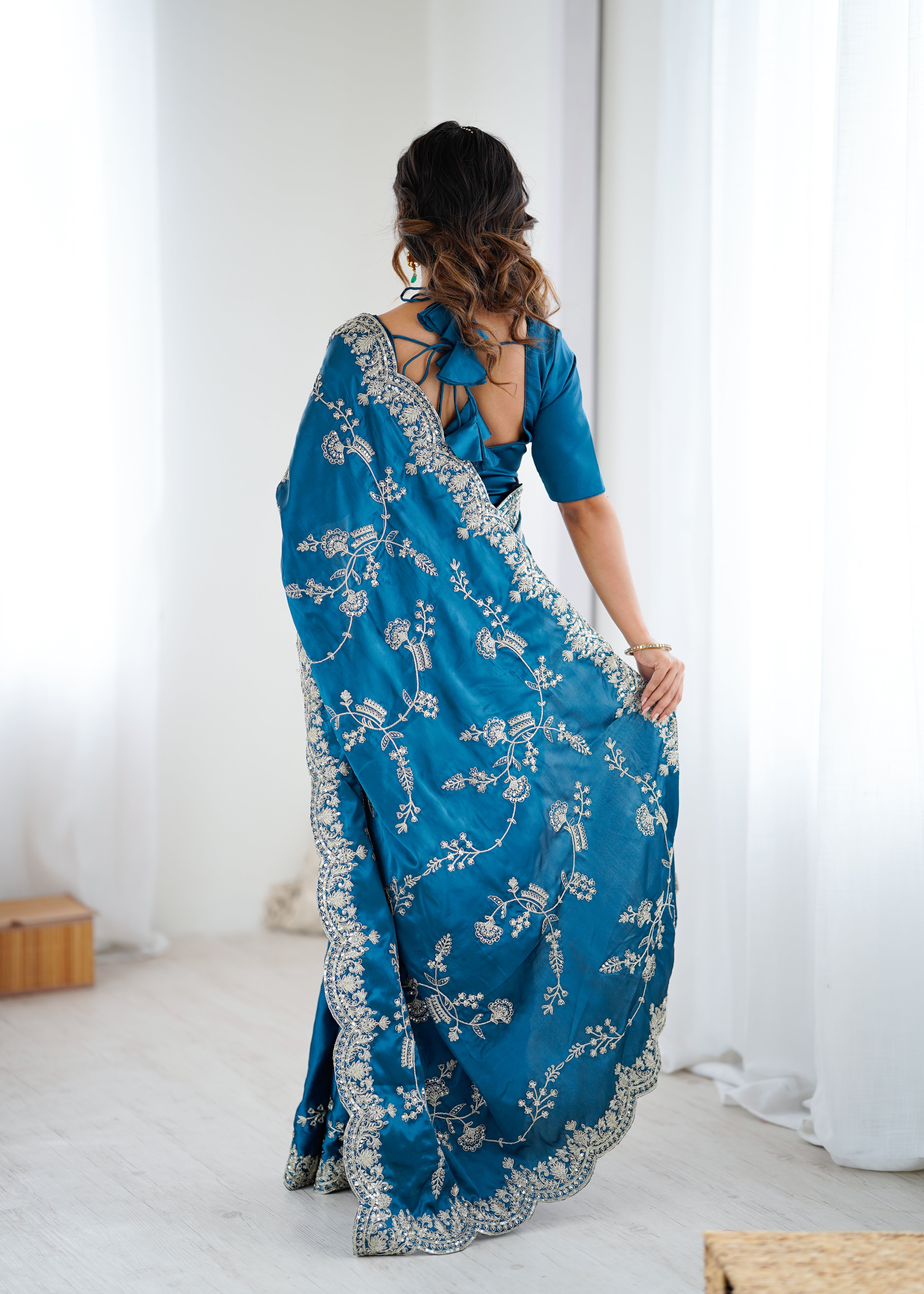 Graceful Festive Wear Silk Thread n Sequence Work Fancy Designer Saree With Blissful Unstitched Blouse