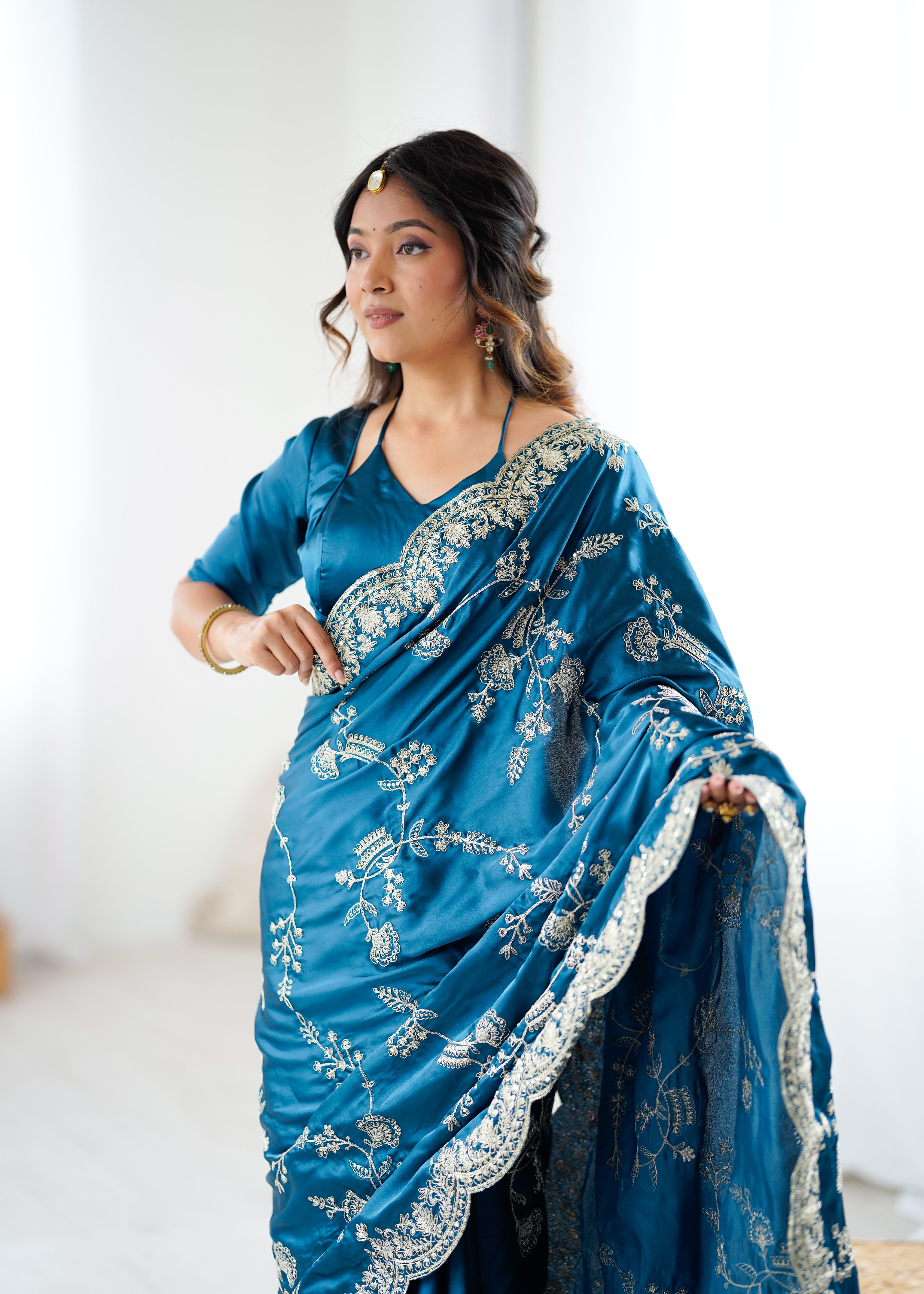 Graceful Festive Wear Silk Thread n Sequence Work Fancy Designer Saree With Blissful Unstitched Blouse