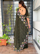 Load image into Gallery viewer, Sumptuous Sufi Silk Crush Thread n Sequence Beads Work Fancy Designer Saree With Exquisite Blouse Piece
