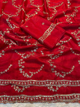 Load image into Gallery viewer, Marvellous Function Wear Silk Handwork Fancy Designer Saree With Elegant Blouse Piece

