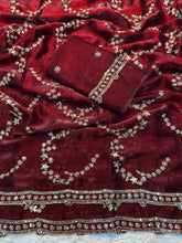 Load image into Gallery viewer, Marvellous Function Wear Silk Handwork Fancy Designer Saree With Elegant Blouse Piece
