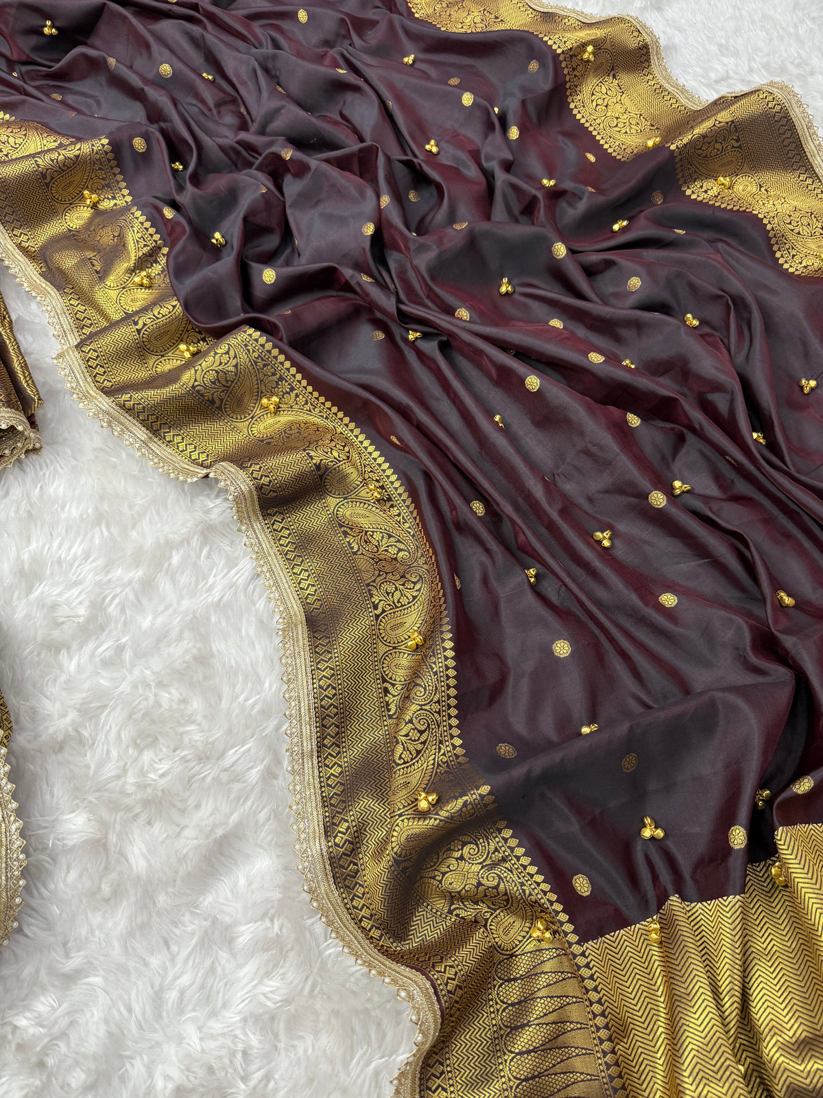 Regal Wedding Wear Banarasi Soft Silk Zari Border Rich Pallu n Ghungroo Work Saree With Blouse Piece
