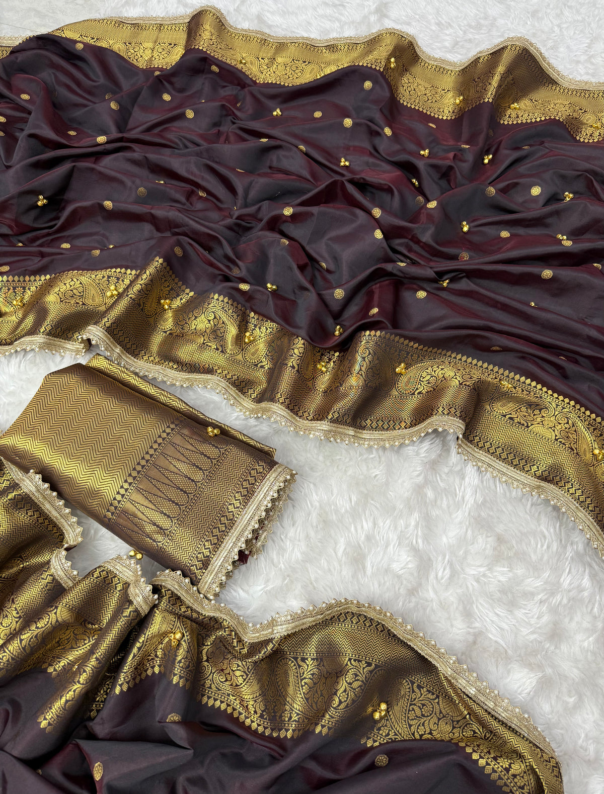 Regal Wedding Wear Banarasi Soft Silk Zari Border Rich Pallu n Ghungroo Work Saree With Blouse Piece