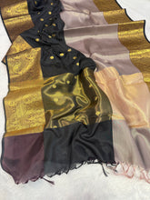 Load image into Gallery viewer, Luxury Wedding Wear Soft Silk Jacquard Border Butti Design Saree With Blouse Piece
