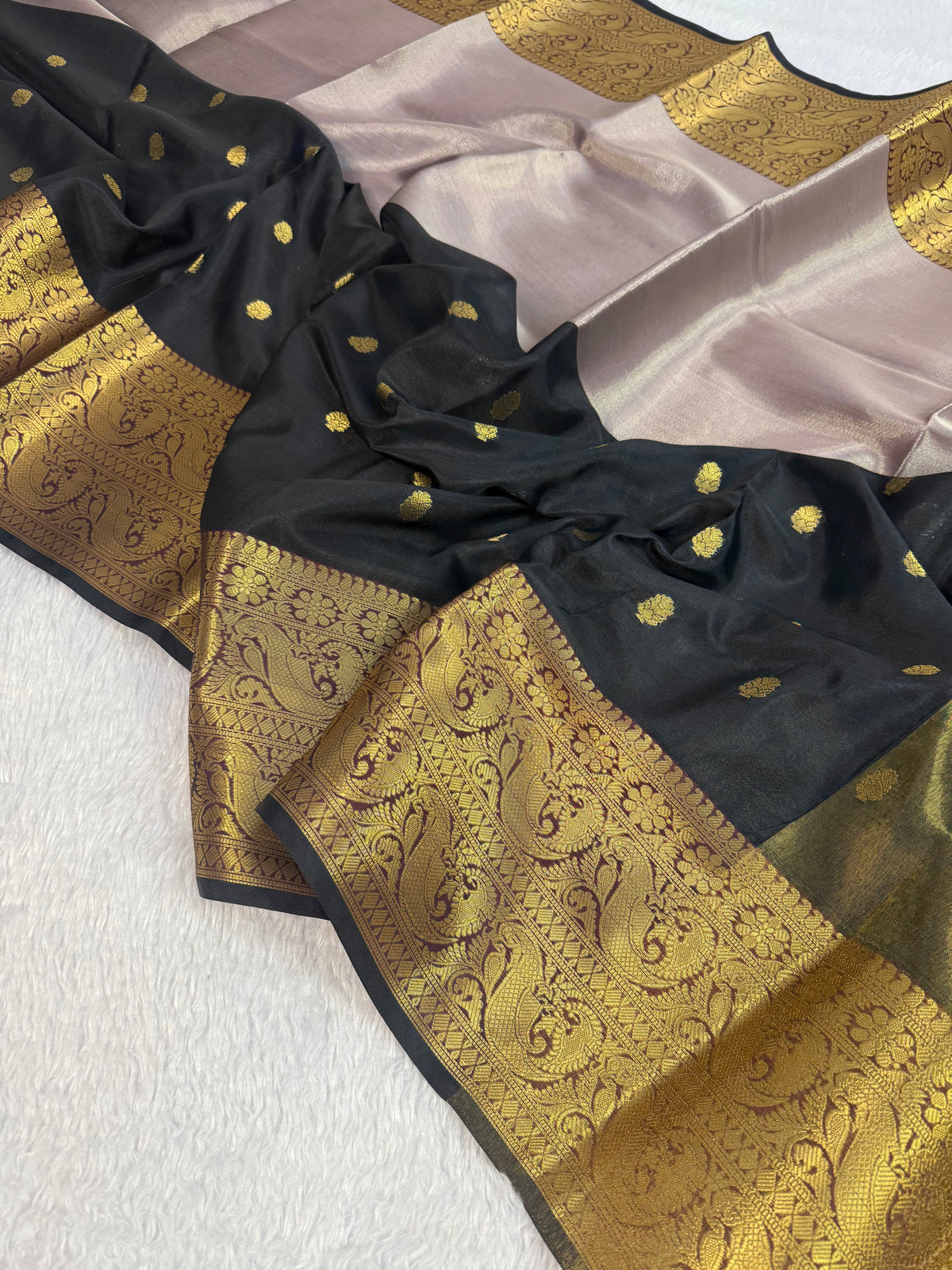 Luxury Wedding Wear Soft Silk Jacquard Border Butti Design Saree With Blouse Piece