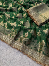 Load image into Gallery viewer, Redolent Wedding Wear Green Color Soft Banarasi Silk Jacquard Zari Weaving With Lace Border Work Fancy Designer Saree
