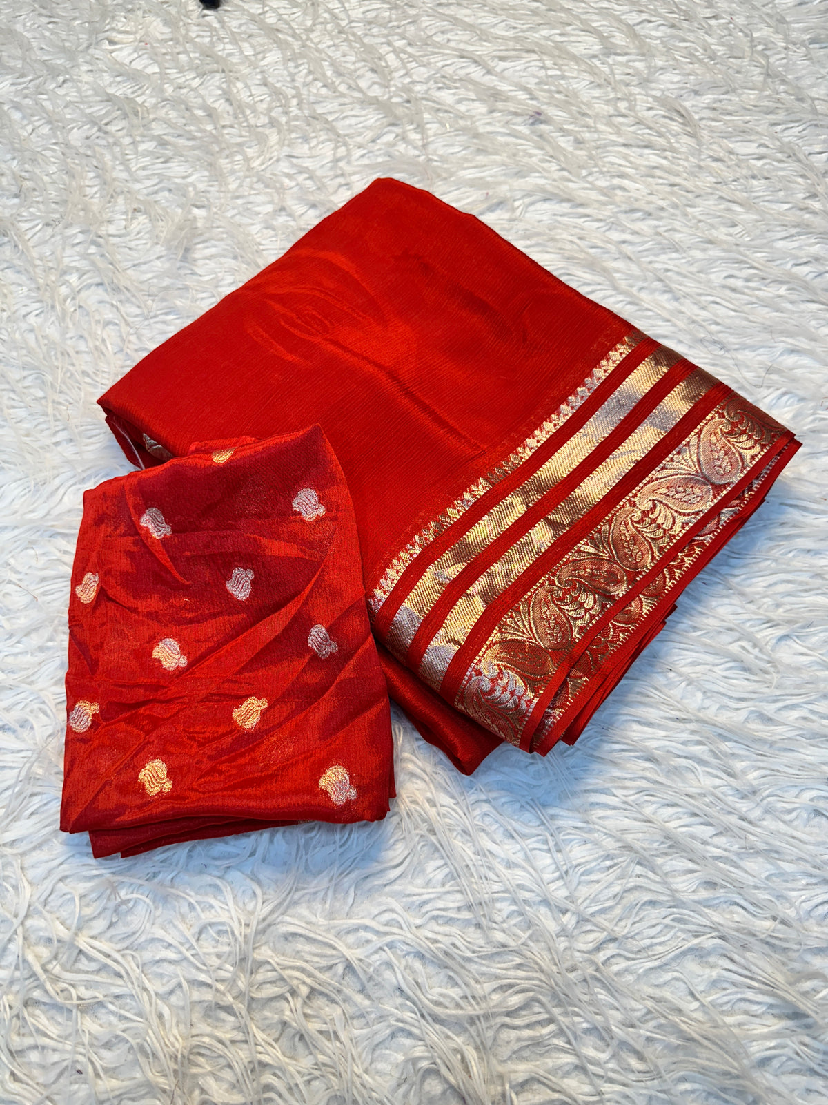 Charming Festive Wear Chinnon Fabric Jacquard Zari Weaving Work Saree With Blouse Piece