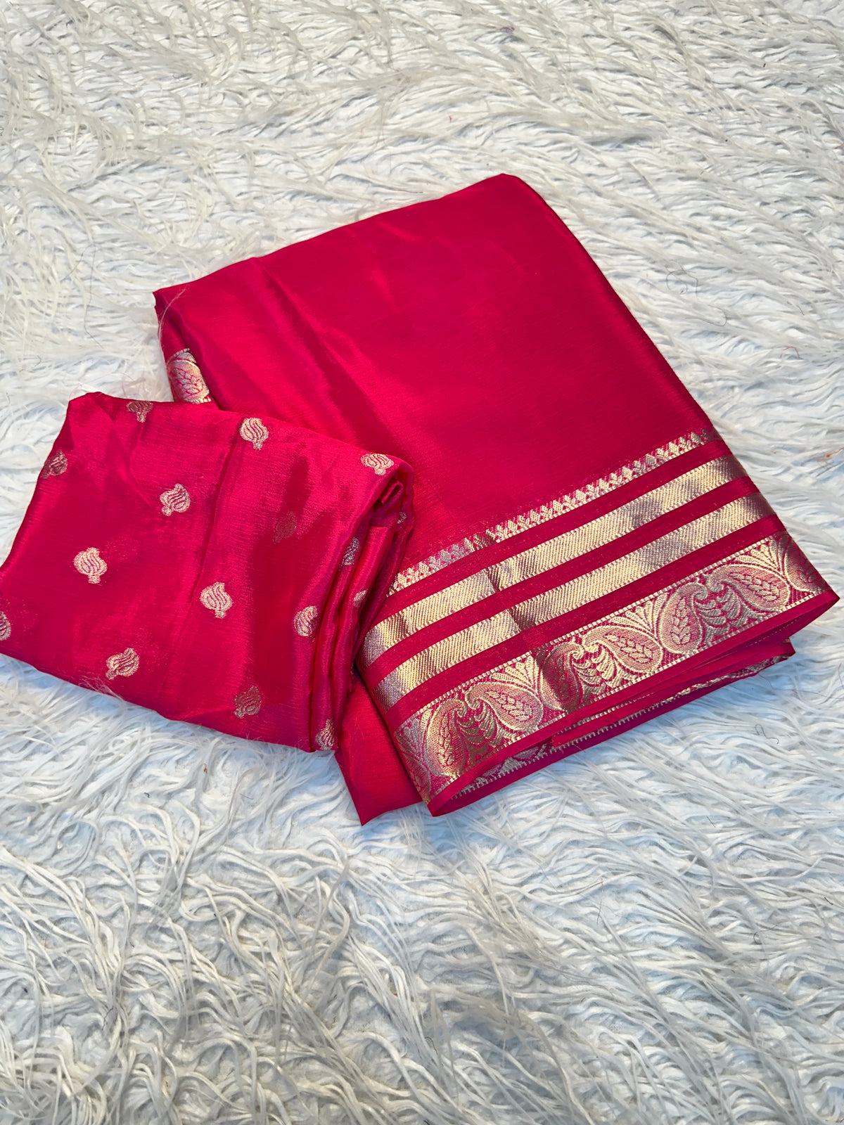 Charming Festive Wear Chinnon Fabric Jacquard Zari Weaving Work Saree With Blouse Piece