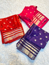 Load image into Gallery viewer, Charming Festive Wear Chinnon Fabric Jacquard Zari Weaving Work Saree With Blouse Piece
