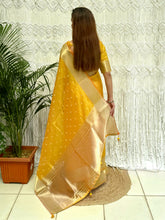 Load image into Gallery viewer, Charismatic Function Wear Banarasi Organza Silk Zari Weaving Rich Pallu Fancy Designer Saree With Blouse Piece
