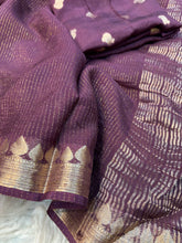 Load image into Gallery viewer, Confounding Pure Viscose Chinnon Zari Jacquard Weaving Work Saree With Glowing Blouse Piece
