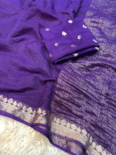 Load image into Gallery viewer, Confounding Pure Viscose Chinnon Zari Jacquard Weaving Work Saree With Glowing Blouse Piece
