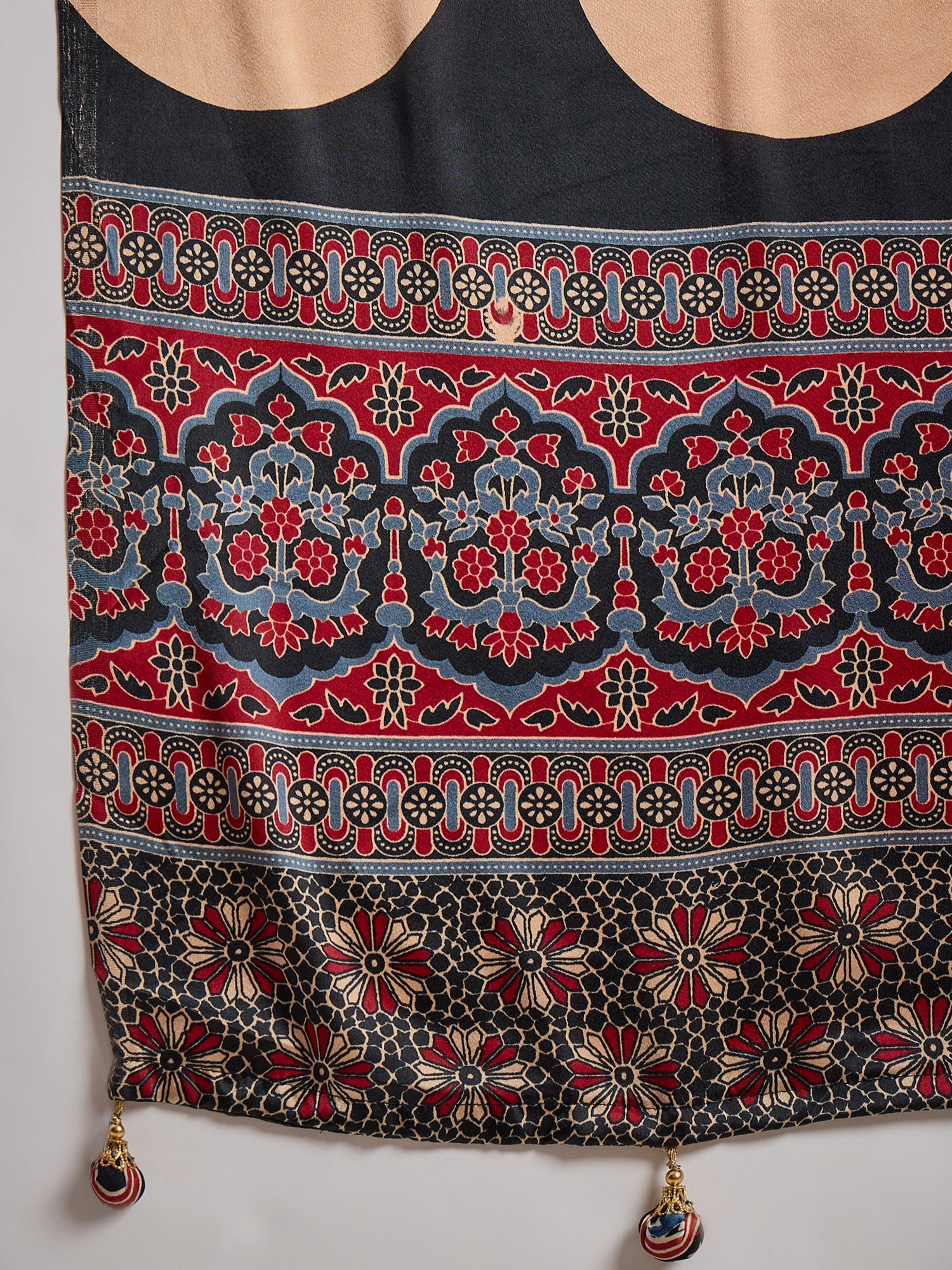 Gratifying Festive Wear Silk Print Design Rich Pallu Fancy Saree With Unstitched Blouse Piece
