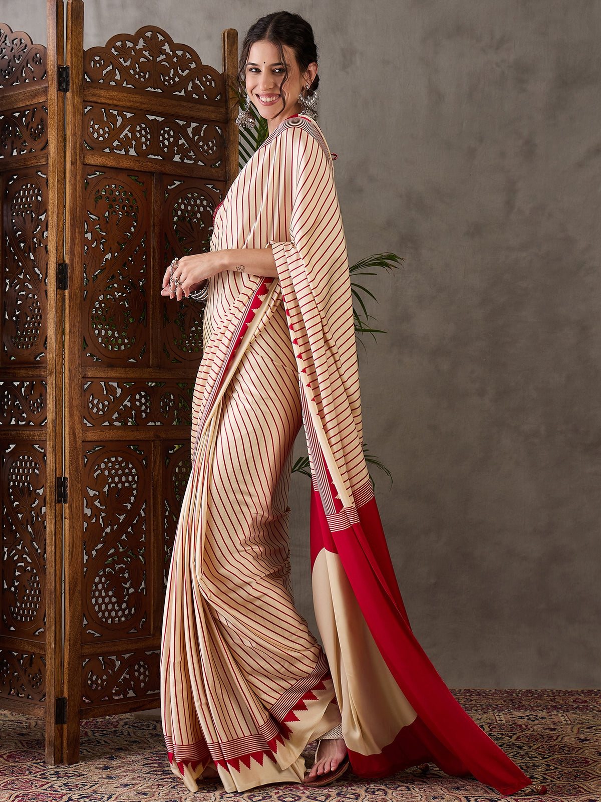 Charming Function Wear Silk Print Design Fancy Saree With Unstitched Blouse Piece