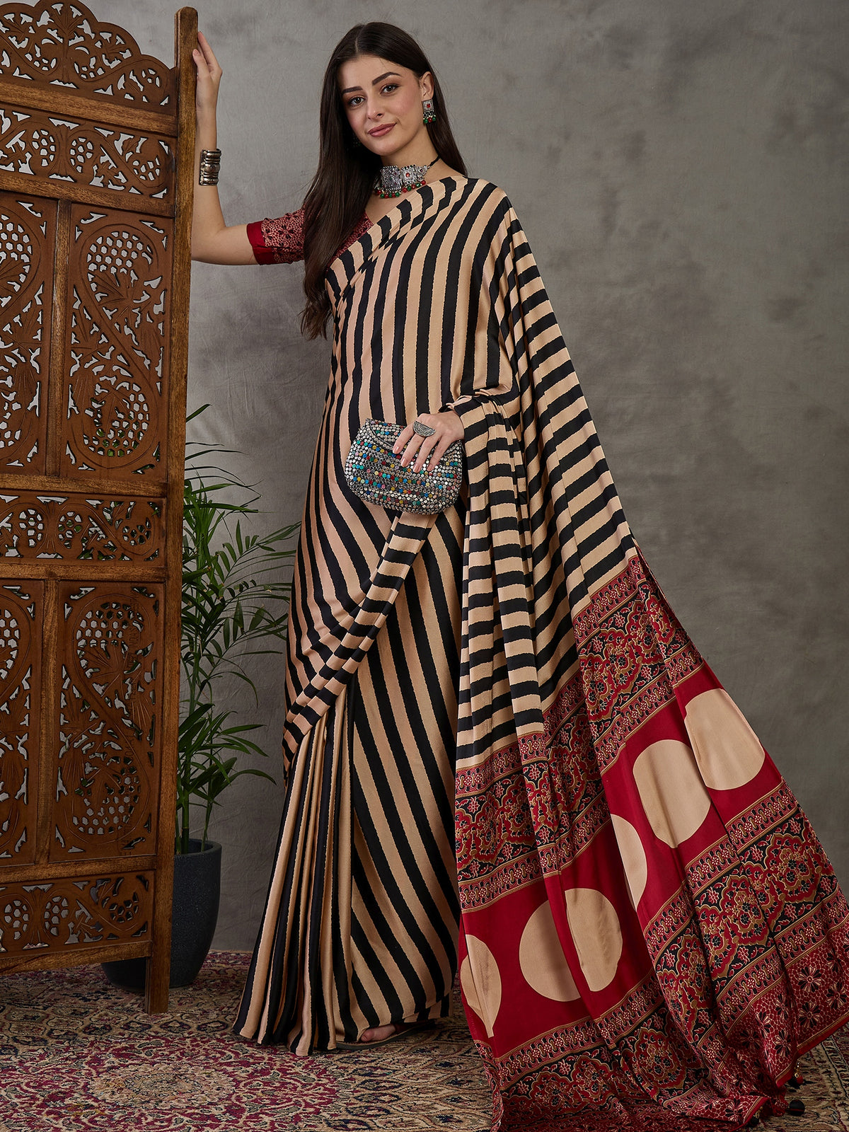 Gratifying Festive Wear Silk Print Design Rich Pallu Fancy Saree With Unstitched Blouse Piece