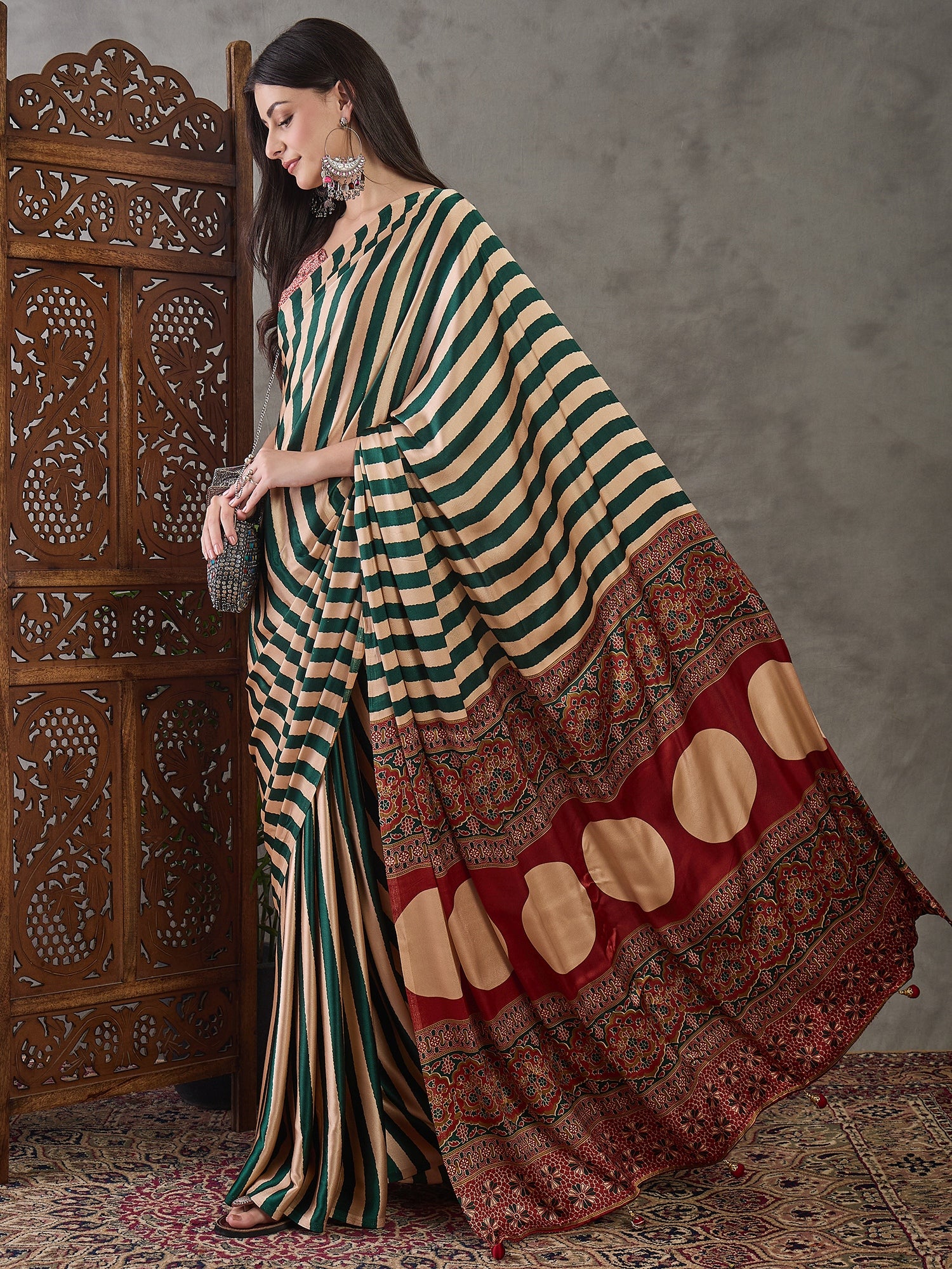 Gratifying Festive Wear Silk Print Design Rich Pallu Fancy Saree With Unstitched Blouse Piece