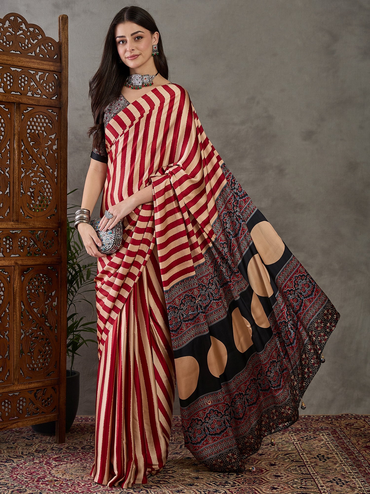 Gratifying Festive Wear Silk Print Design Rich Pallu Fancy Saree With Unstitched Blouse Piece