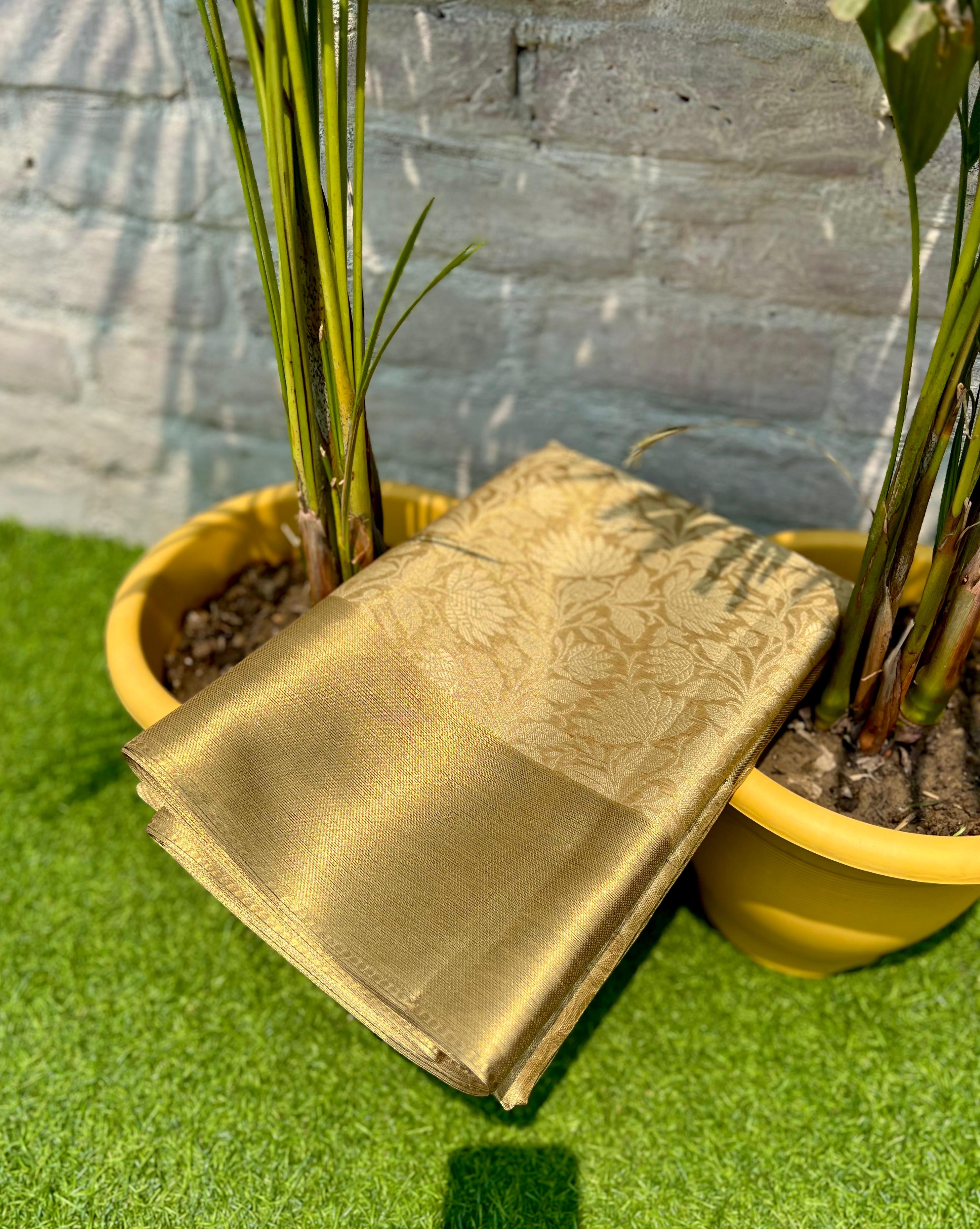 New Wedding Wear Golden Color Banarasi Tissue Silk Jacquared Zari Weaving Fancy Designer Saree