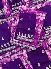 Load image into Gallery viewer, New Rangoli Silk Purple Color Print n Lace Border Work Saree With Embroidered Blouse Piece
