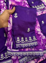 Load image into Gallery viewer, New Rangoli Silk Purple Color Print n Lace Border Work Saree With Embroidered Blouse Piece
