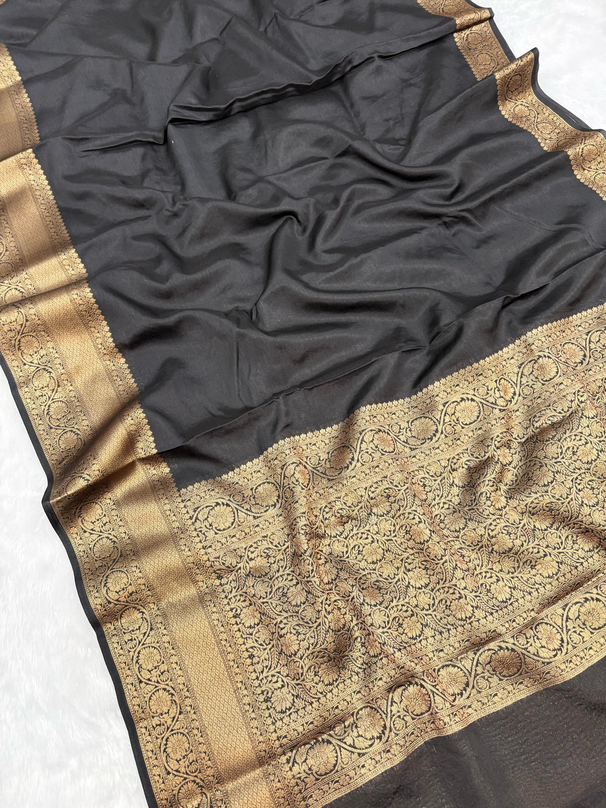 New Wedding Wear Black Color Soft Banarasi Silk Jacquared Zari Weaving Fancy Designer Saree