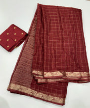 Load image into Gallery viewer, New Maroon Color Festive Wear Crushed Chinnon Silk Fancy Designer Saree With Rich Pallu
