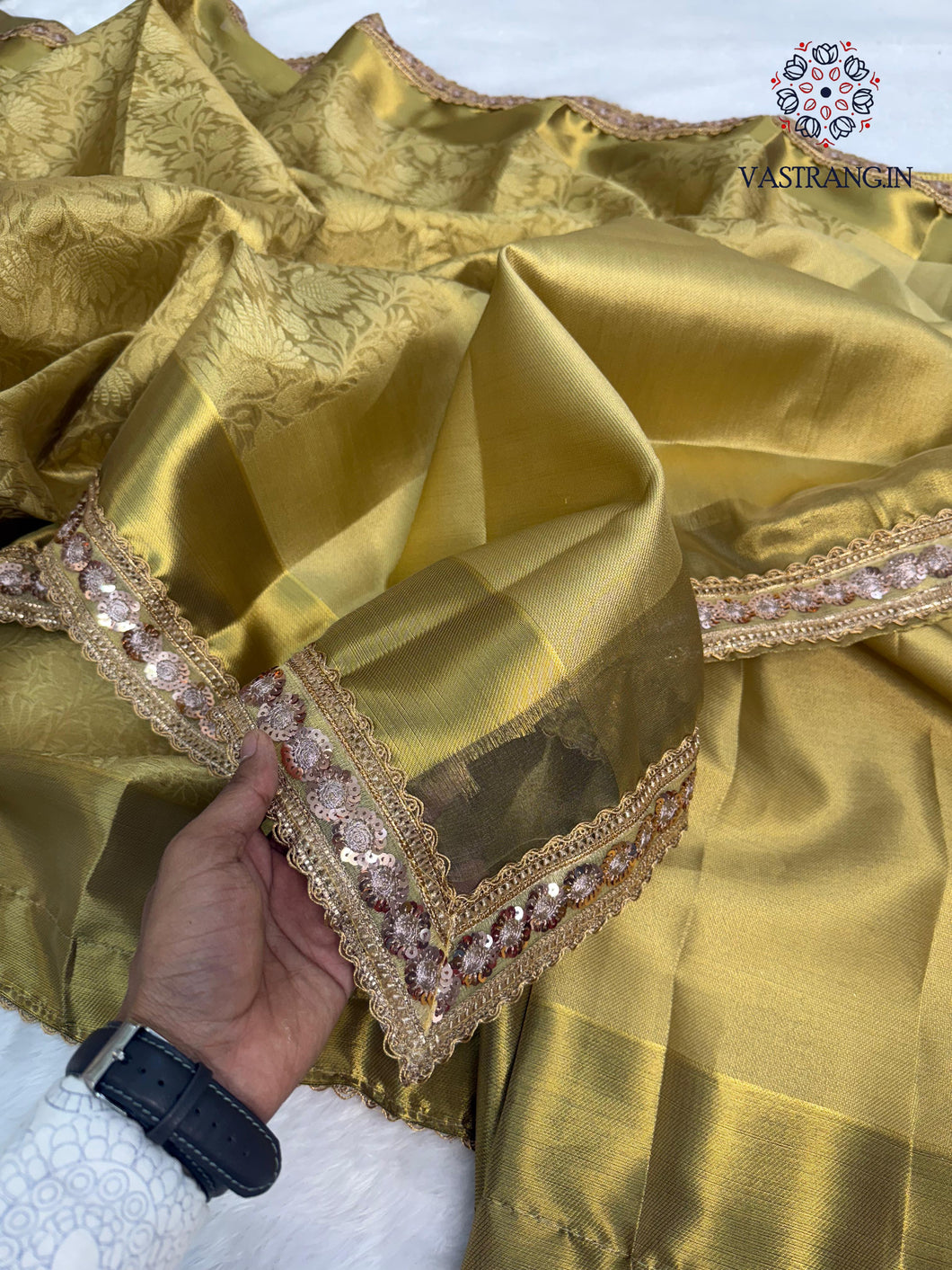 New Wedding Wear Golden Color Banarasi Tissue Silk Jacquared Zari Weaving n Lace Work Fancy Designer Saree