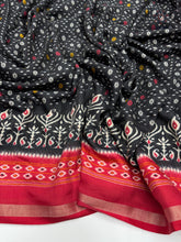 Load image into Gallery viewer, New Wedding Wear Pure Mul Cotton Print With Rich Pallu n Jalar Saree With Sequence Work Blouse
