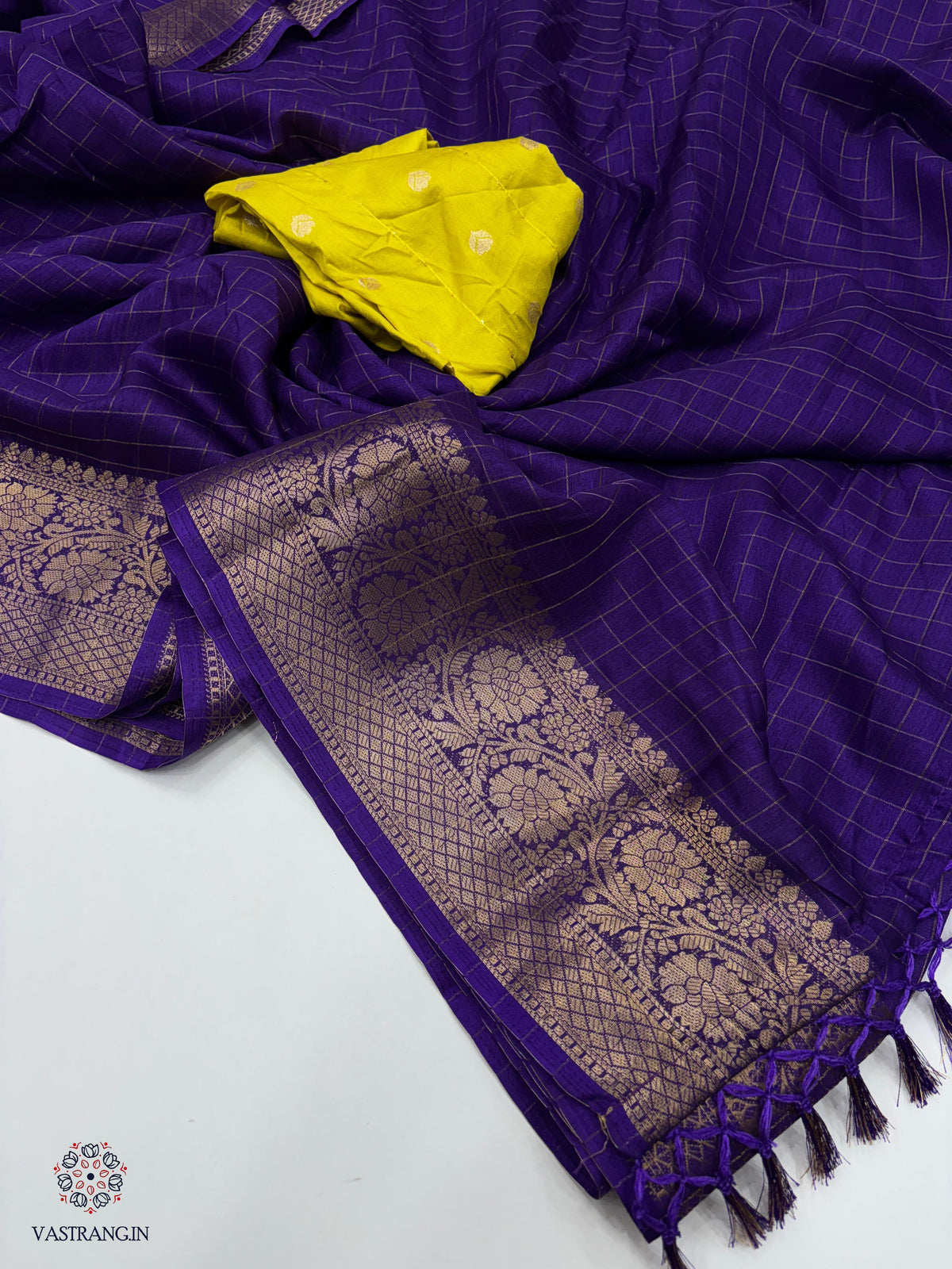 New Festive Wear Pure Dola Silk Chex Design With Jacquard Weaving Work Fancy Designer Saree